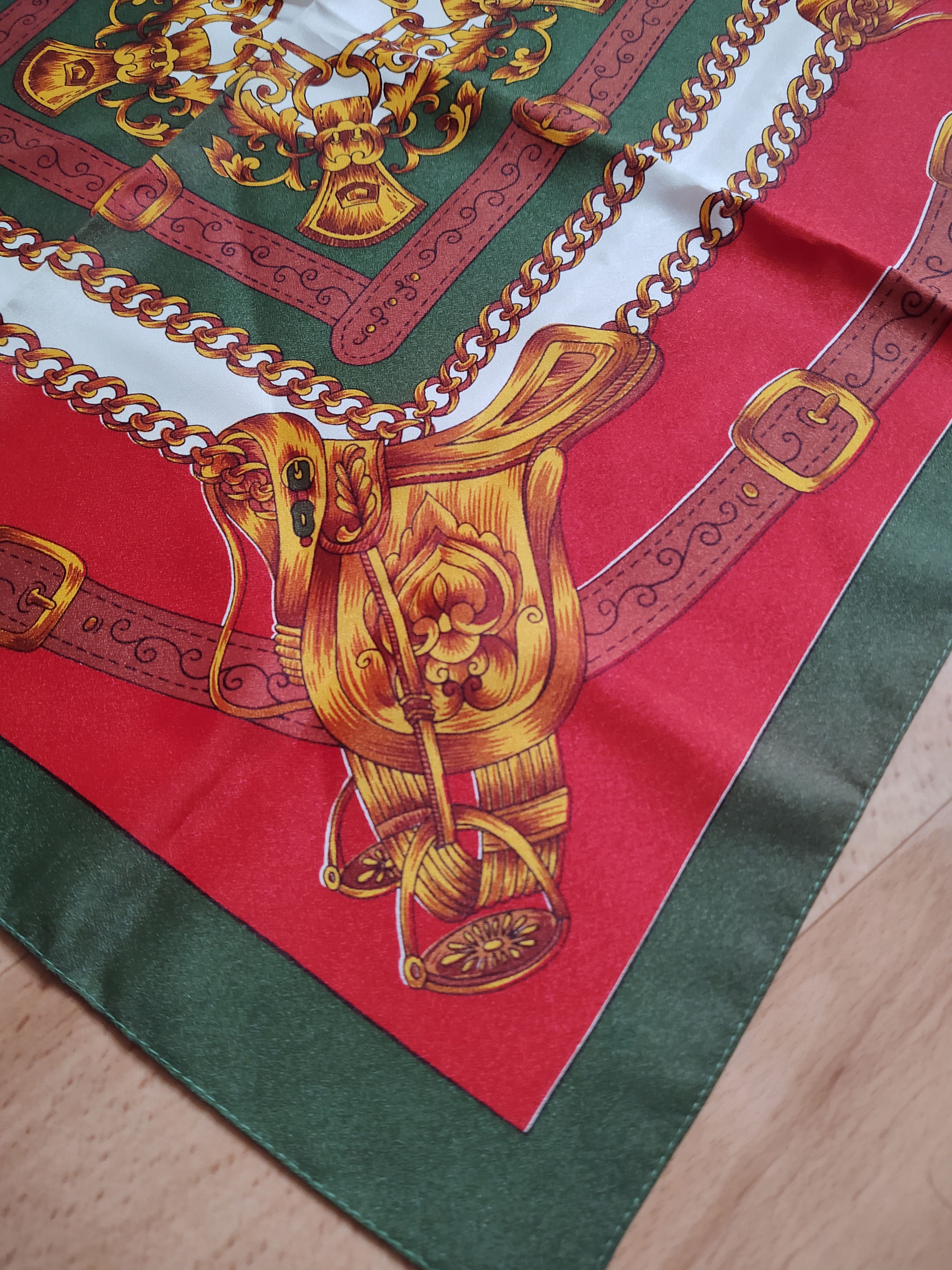 Vintage Vintage scarf red and emerald Versace style Size ONE SIZE - 2 Thumbnail