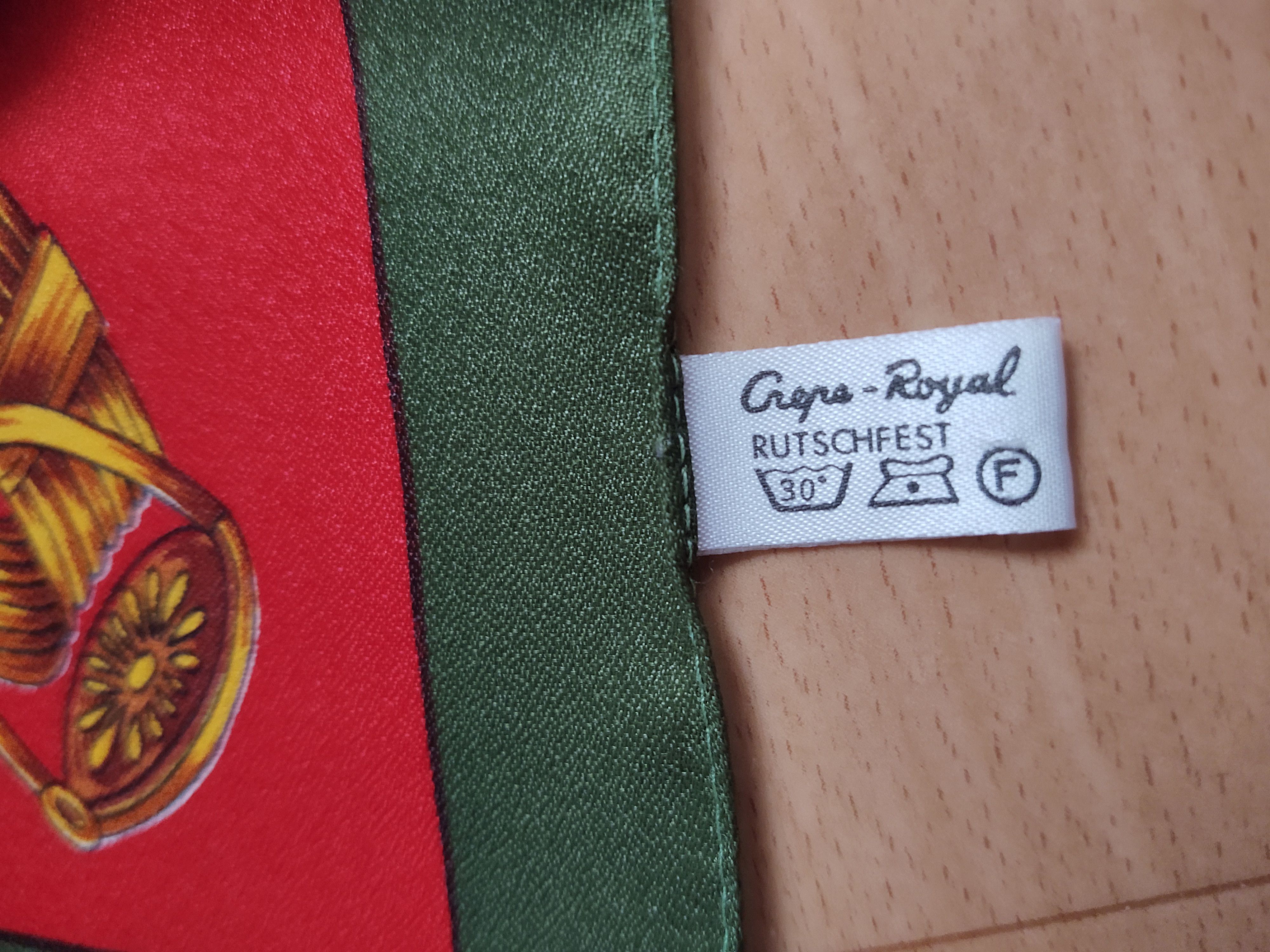 Vintage Vintage scarf red and emerald Versace style Size ONE SIZE - 4 Thumbnail