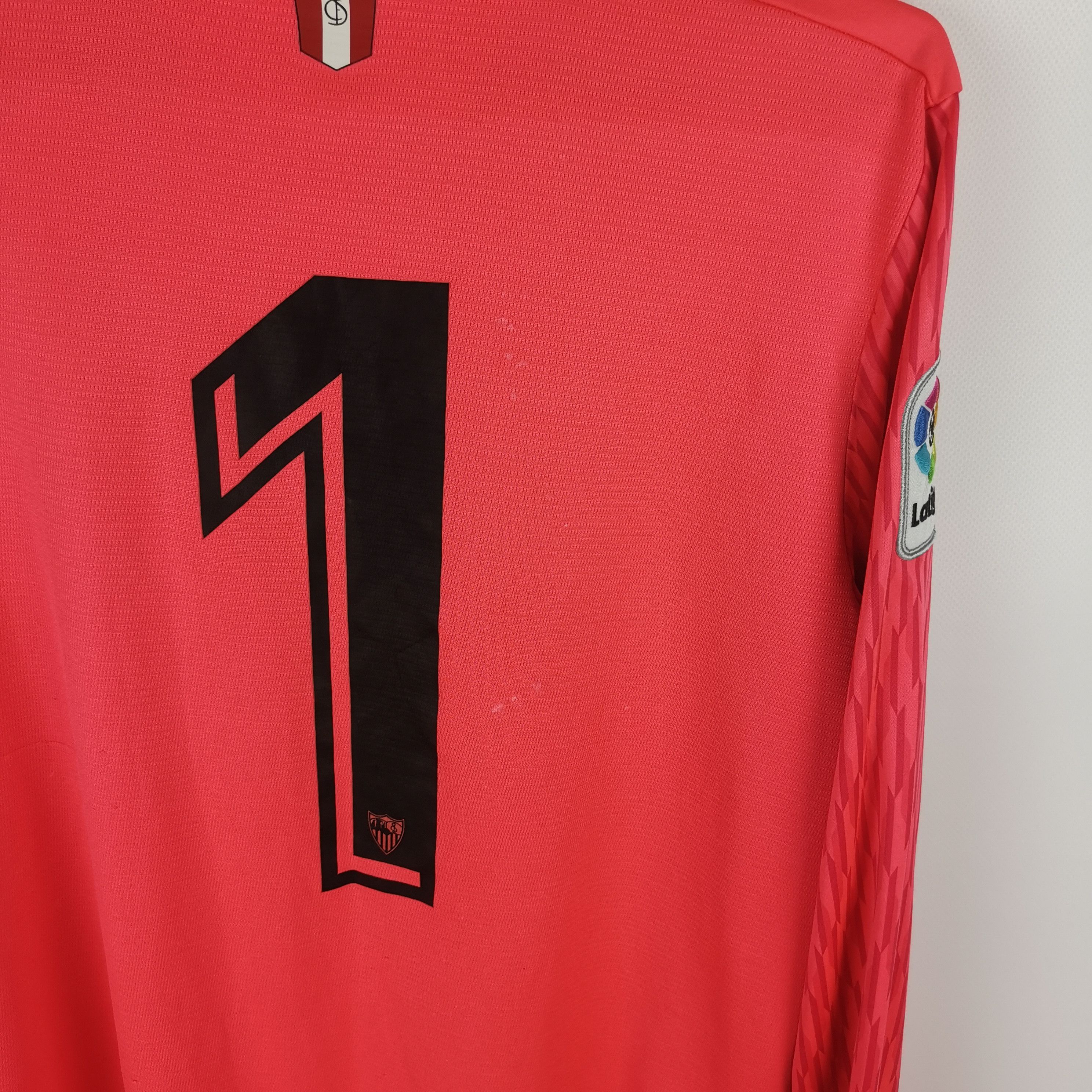 New Balance New Balance Sevilla 2017 2018 goalkeeper youth jersey Size US XS / EU 42 / 0 - 5 Thumbnail