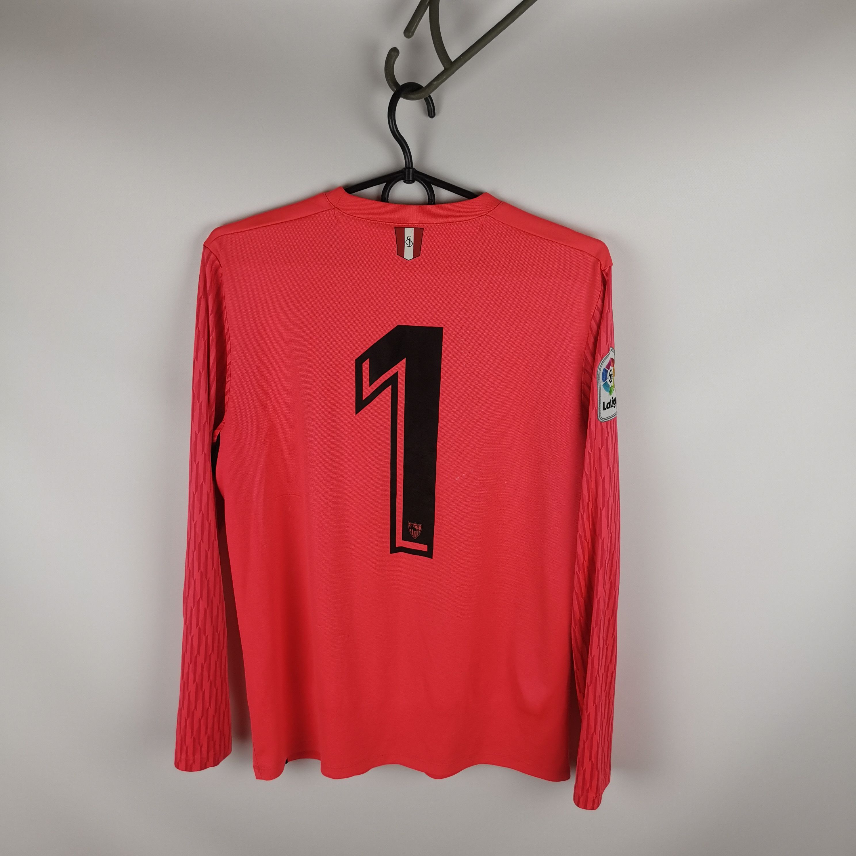 New Balance New Balance Sevilla 2017 2018 goalkeeper youth jersey Size US XS / EU 42 / 0 - 2 Thumbnail