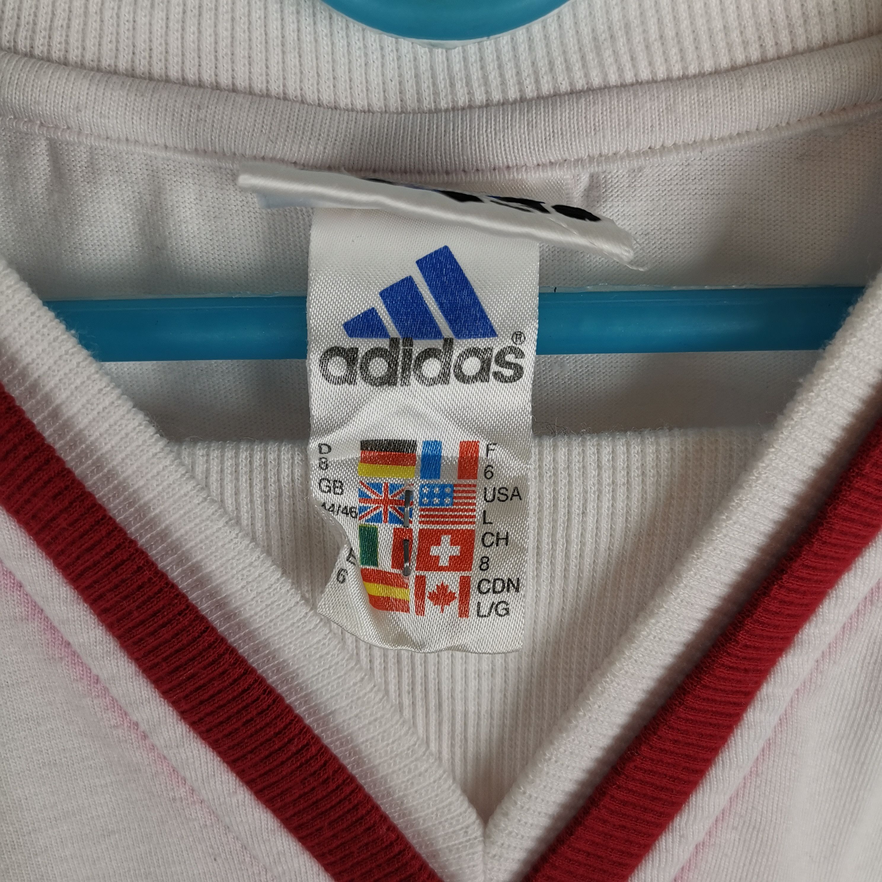 Adidas Vintage Adidas 90s Centr logo tee shirt Size US L / EU 52-54 / 3 - 2 Thumbnail