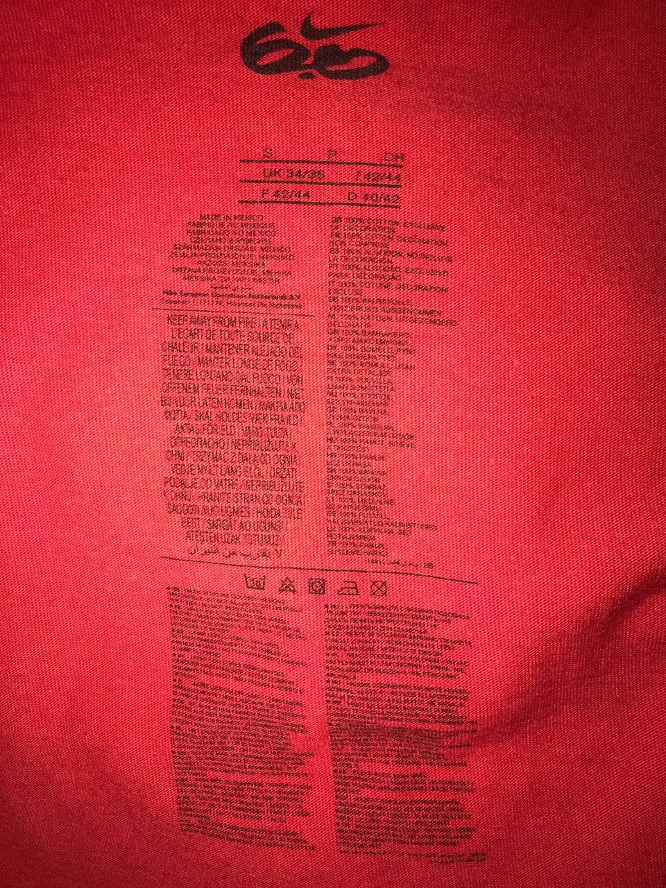 Vintage Nike swoosh streetwear vintage overprinted center logo tee Size US XS / EU 42 / 0 - 8 Thumbnail