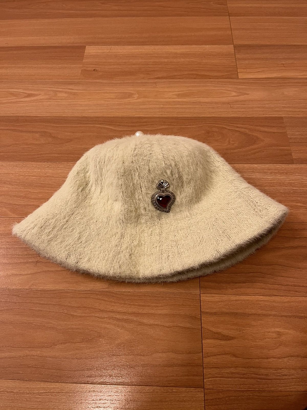 Whensmokeclears Whensmokeclears Radiant Heart Bucket Hat Size ONE SIZE - 1 Thumbnail