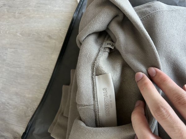 Fear of God Fog essentials desert taupe hoodie small