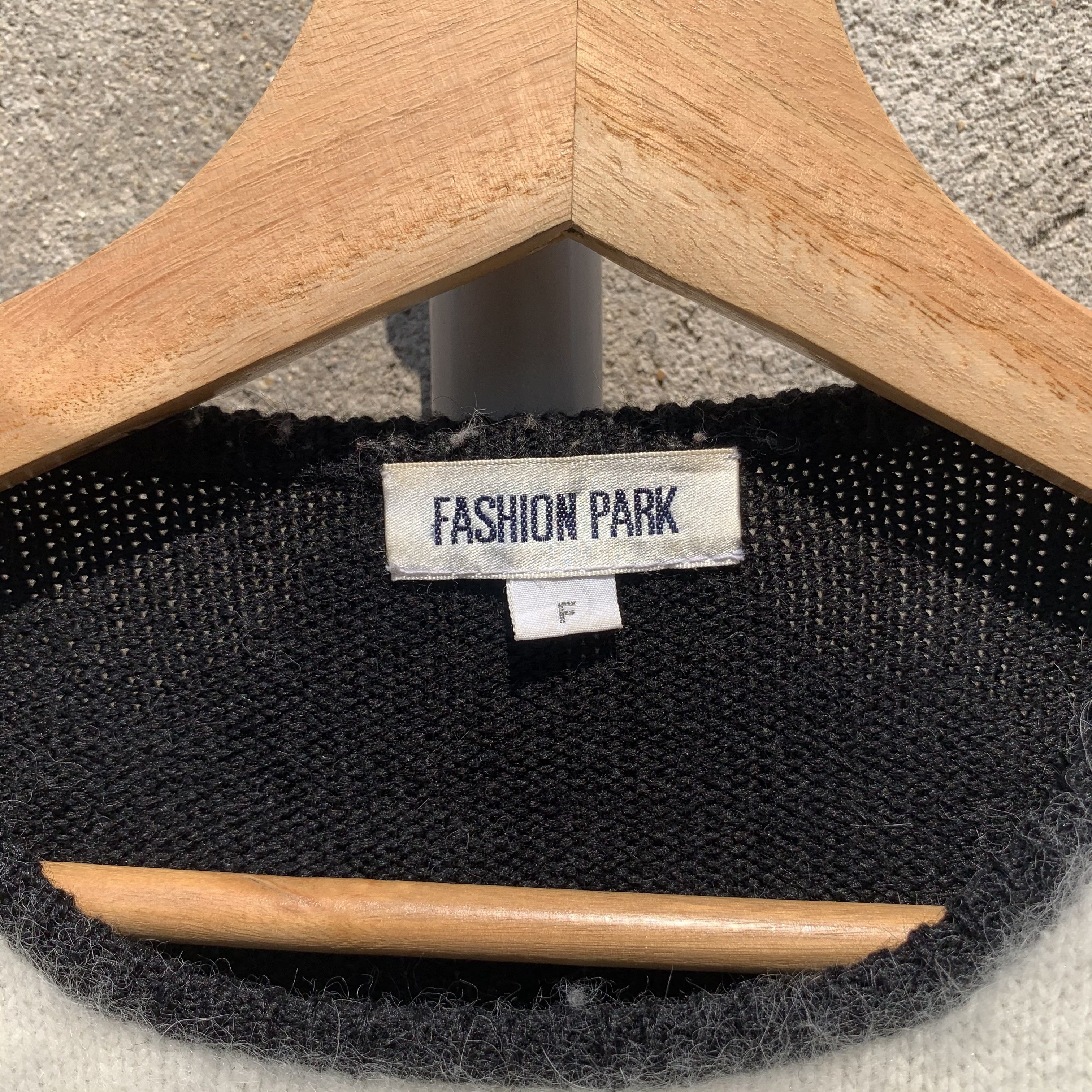 Japanese Brand Japanese Brand Knit Jumper Sweater Nice Design Size US M / EU 48-50 / 2 - 6 Thumbnail