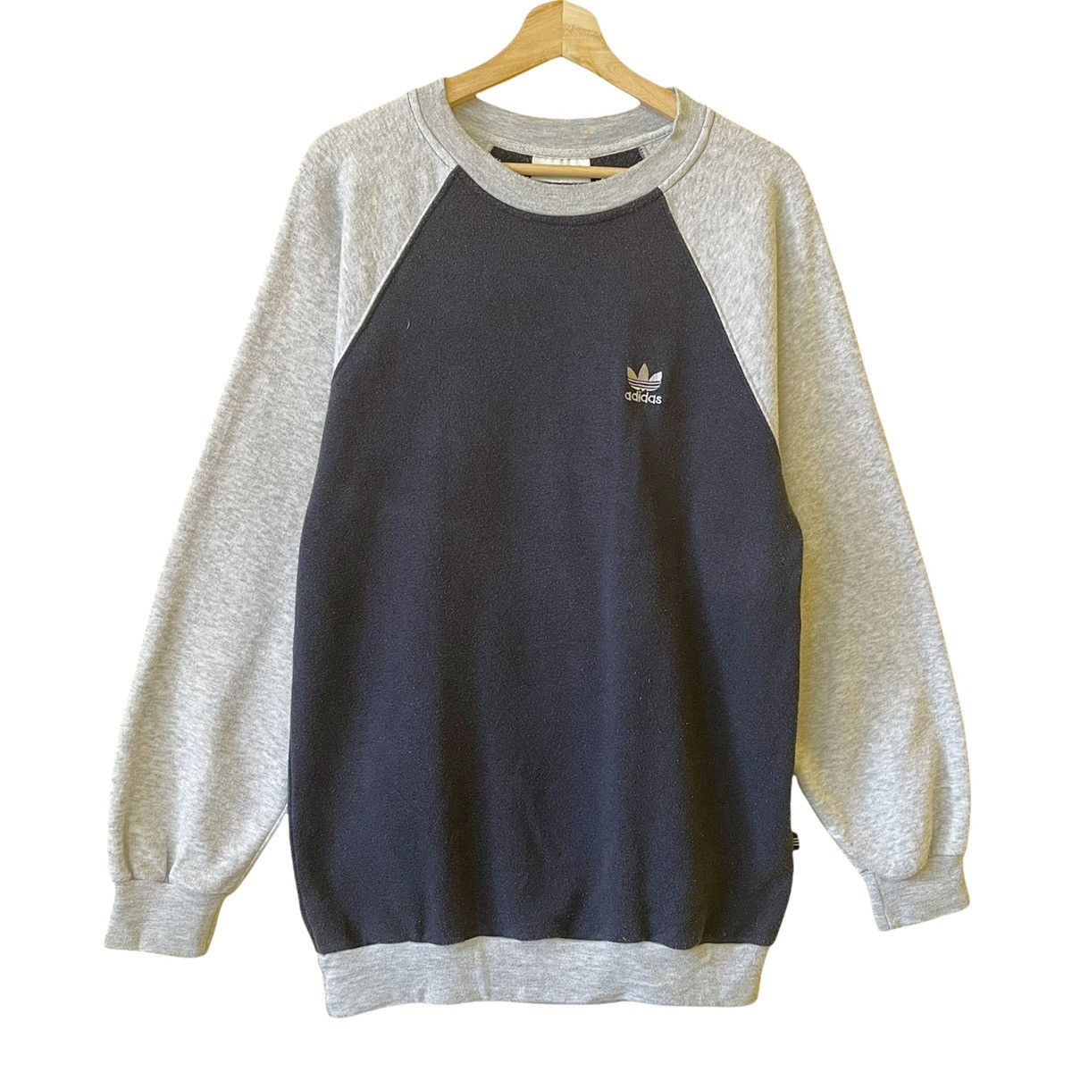 Adidas × Vintage 90s Adidas Trifoil Small Logo Crewneck Sweatshirt Size M Size US M / EU 48-50 / 2 - 1 Thumbnail