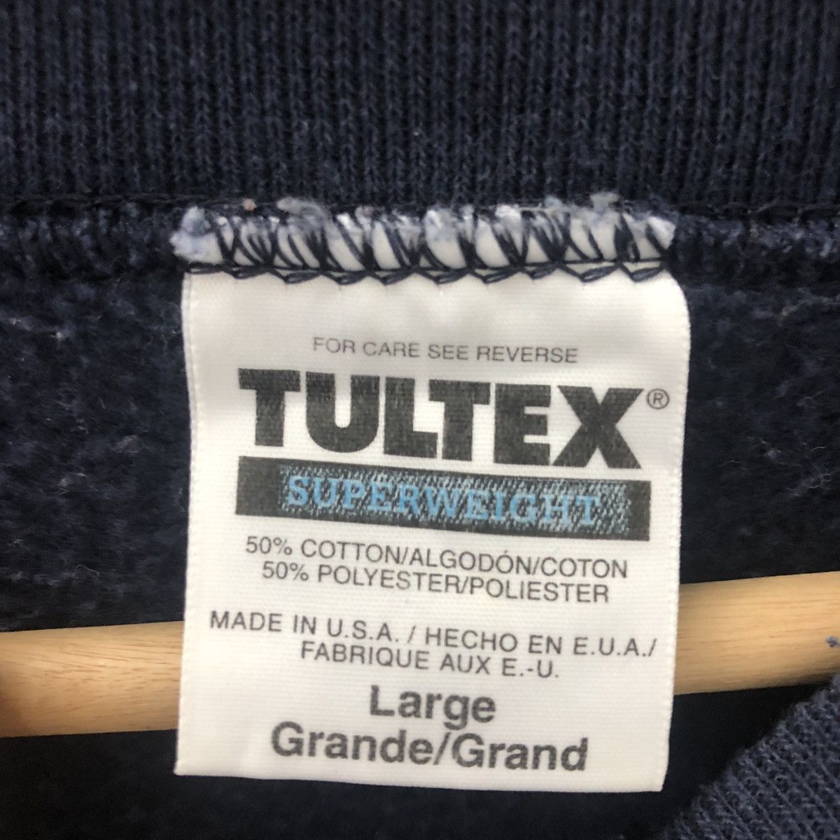 Vintage Vintage Hot Wave Surf Crewneck Sweatshirt Size L Size US L / EU 52-54 / 3 - 7 Thumbnail