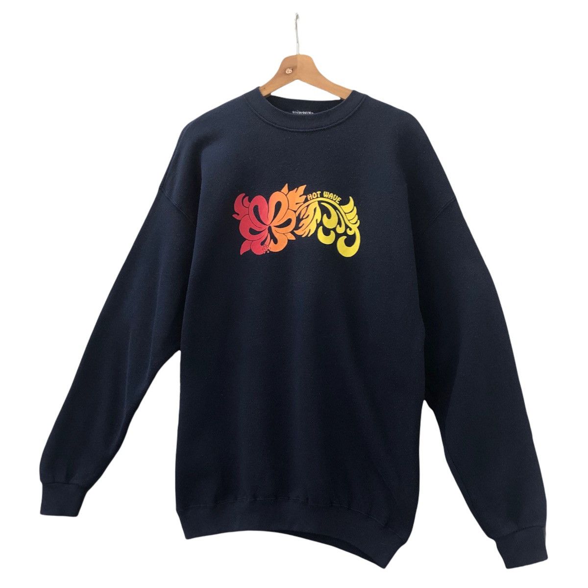 Vintage Vintage Hot Wave Surf Crewneck Sweatshirt Size L Size US L / EU 52-54 / 3 - 3 Thumbnail