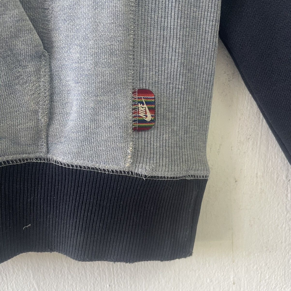 Nike Vintage Nike Big Logo Embroidered Sweatshirt Size M Size US M / EU 48-50 / 2 - 5 Thumbnail