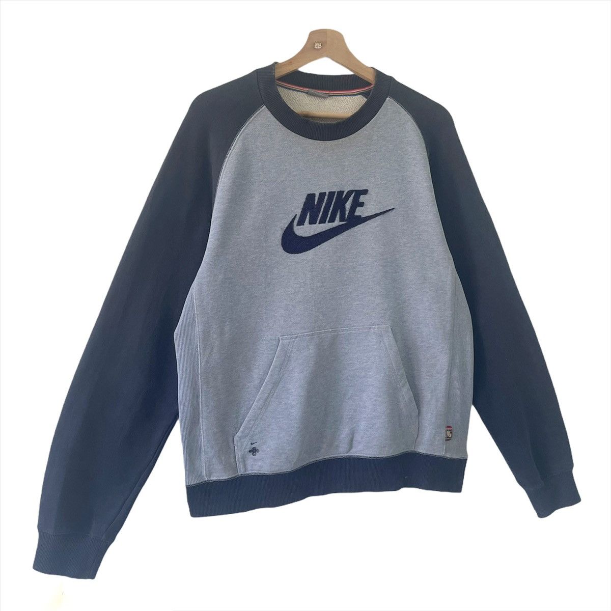 Nike Vintage Nike Big Logo Embroidered Sweatshirt Size M Size US M / EU 48-50 / 2 - 2 Thumbnail