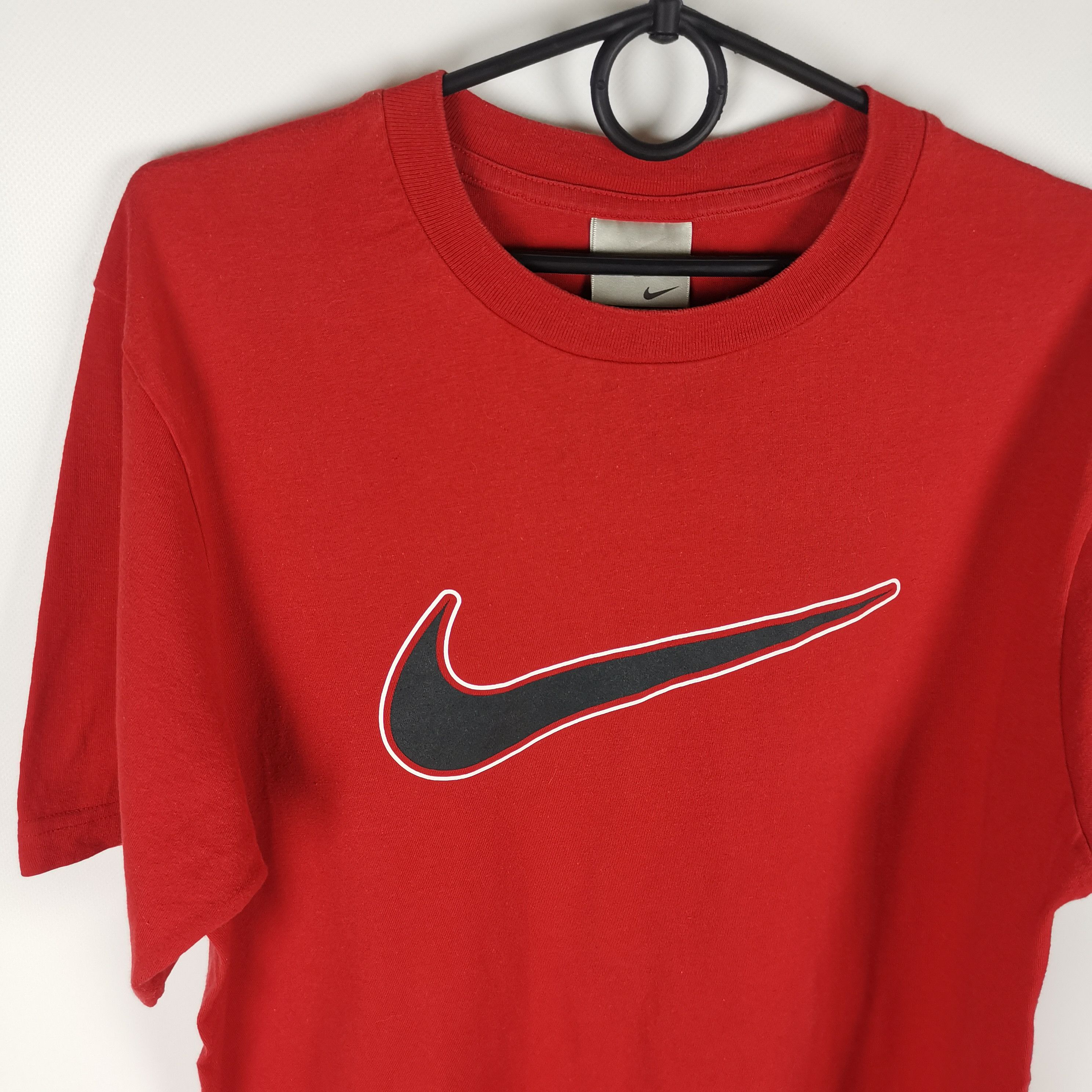 Nike Nike Vintage 90s big swoosh logo red tee shirt tshirt Size US L / EU 52-54 / 3 - 4 Thumbnail