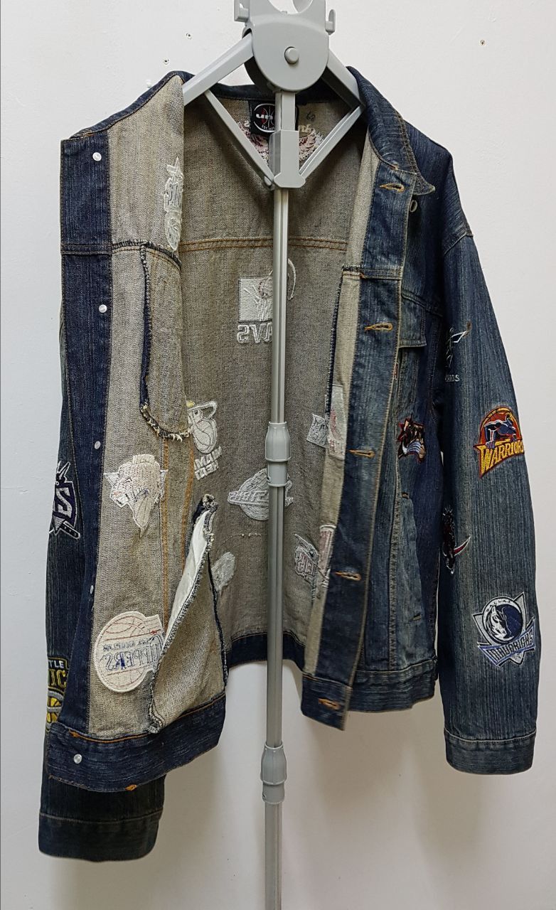 NBA Vintage NBA Teams Embroidered Denim Jacket, 2XL. Size US XXL / EU 58 / 5 - 5 Thumbnail