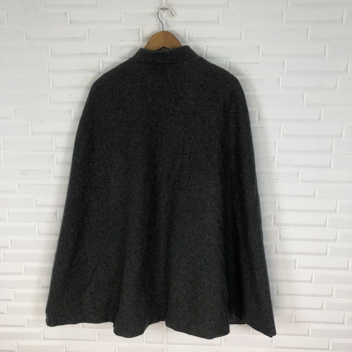 A.P.C. A.P.C RUE DE FLEURUS PARIS PONCHO WOOL Size US M / EU 48-50 / 2 - 8 Thumbnail
