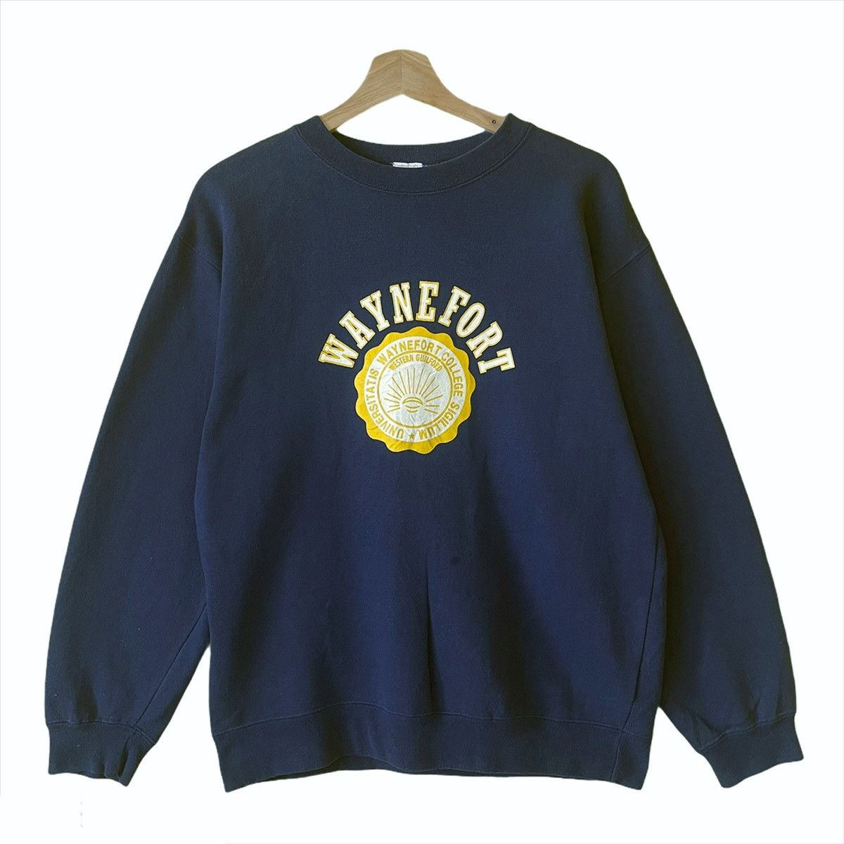 Vintage Vintage 90s University Waynefort Crewneck Sweatshirt Size M Size US M / EU 48-50 / 2 - 1 Thumbnail