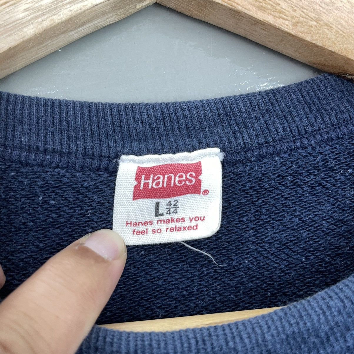 Hanes Vintage 90s Hanes Big Logo Crewneck Sweatshirt Size M Size US M / EU 48-50 / 2 - 8 Thumbnail