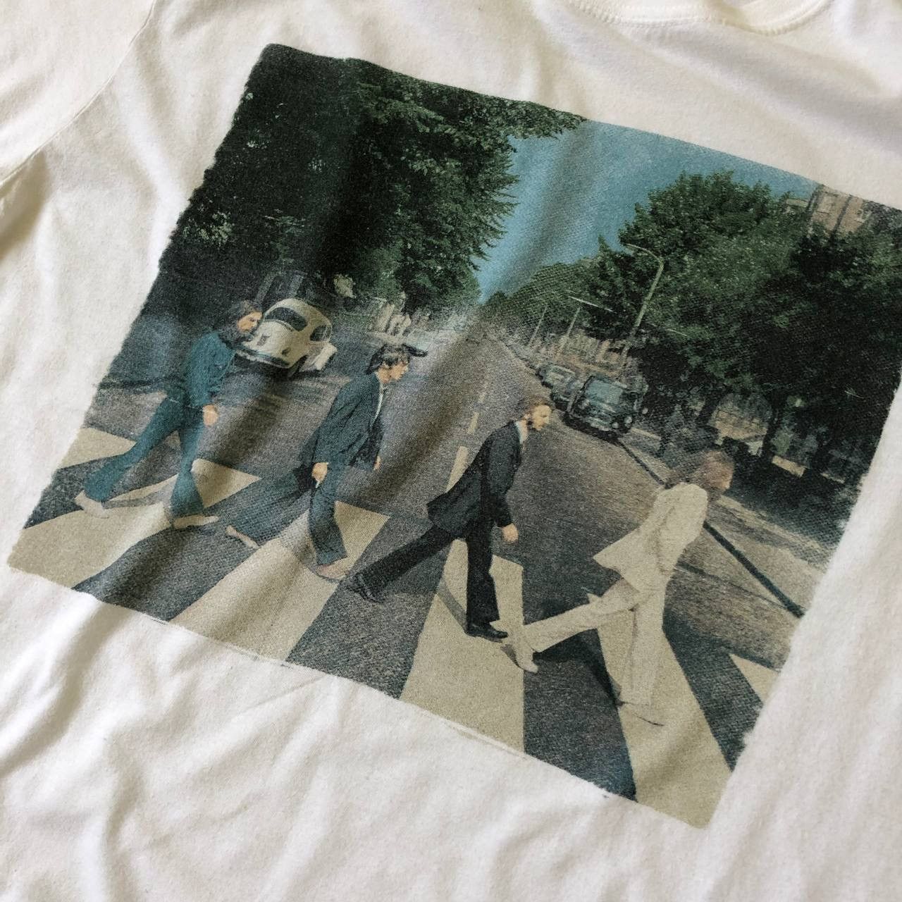 Band Tees The Beatles Abbey Road Tee Band T-Shirt 2017 Vintage Apple Size US L / EU 52-54 / 3 - 3 Thumbnail