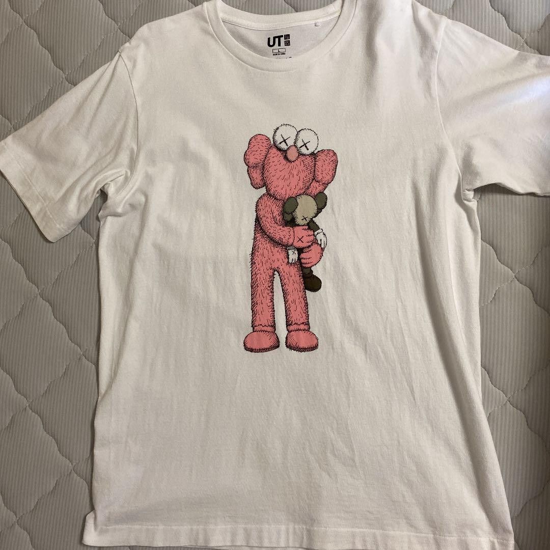 Kaws × Uniqlo UNIQLO × KAWS Short Sleeve T-Shirt White Cotton L Size US L / EU 52-54 / 3 - 1 Thumbnail