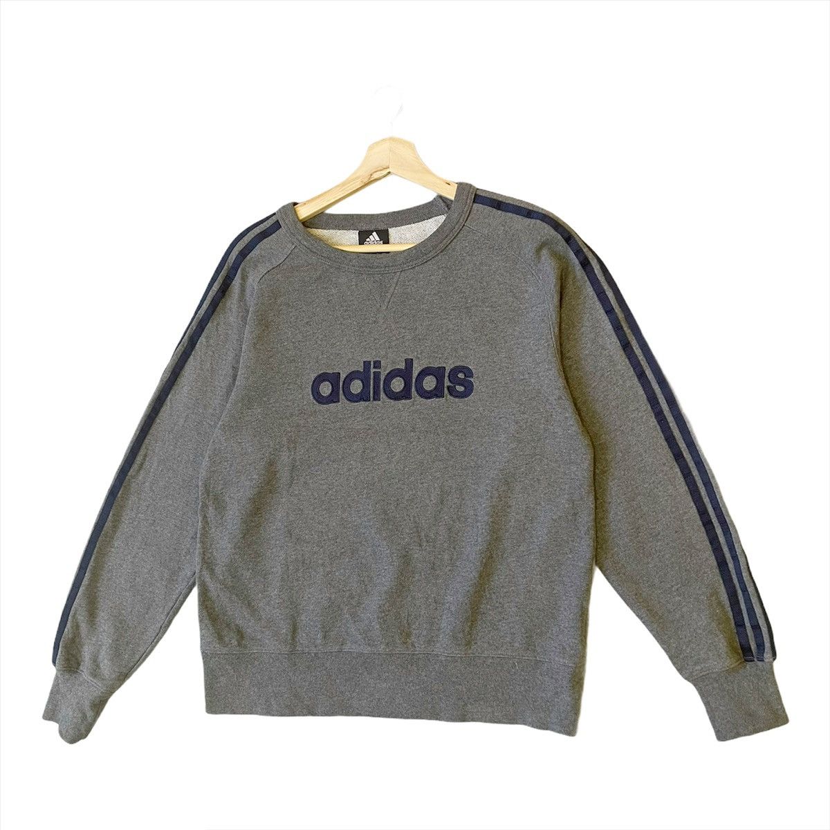 Adidas Vintage Adidas Spellout Logo Embroidered Sweatshirt Size M Size US M / EU 48-50 / 2 - 3 Thumbnail
