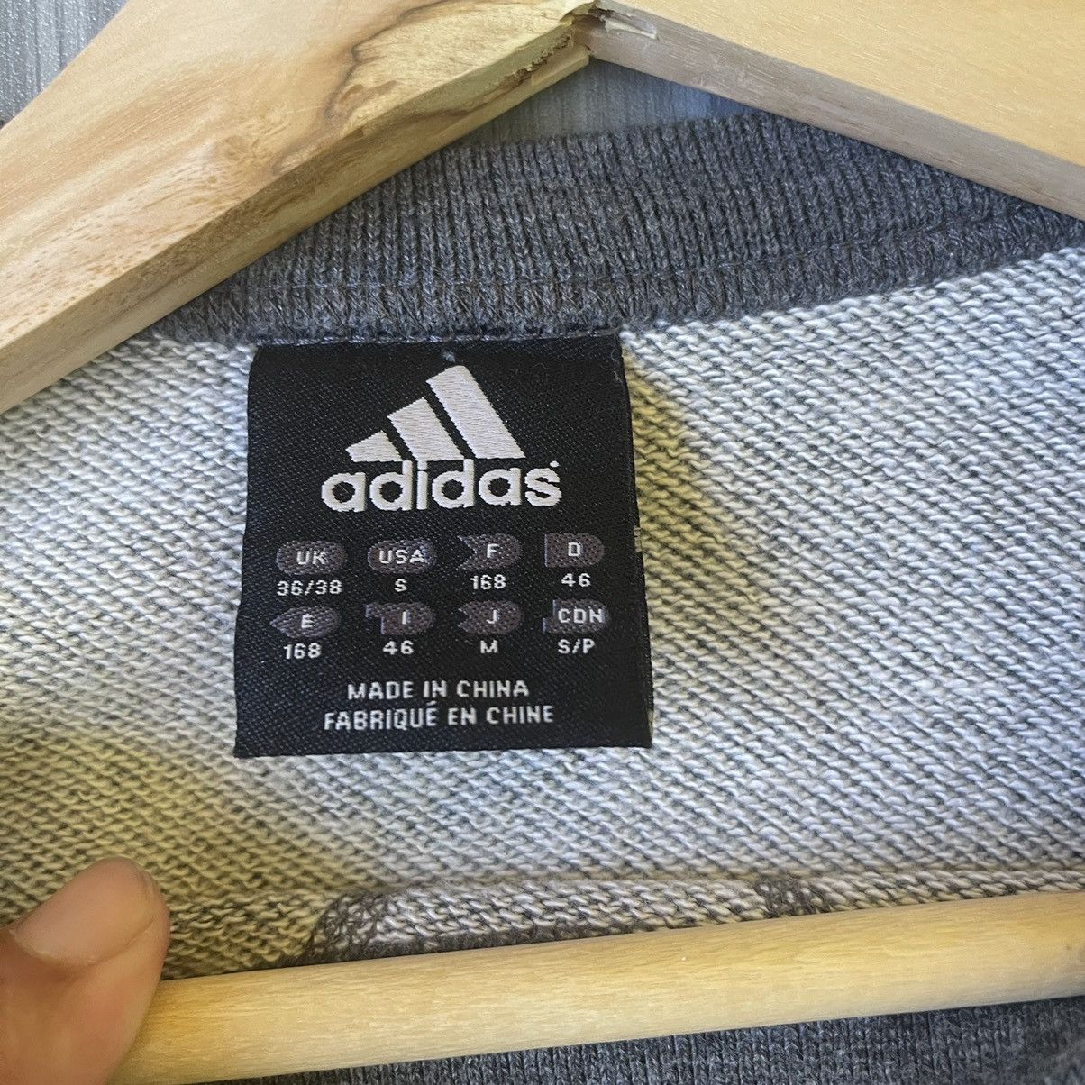 Adidas Vintage Adidas Spellout Logo Embroidered Sweatshirt Size M Size US M / EU 48-50 / 2 - 8 Thumbnail