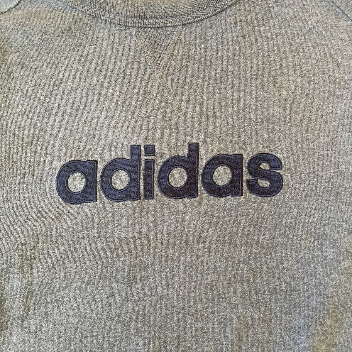 Adidas Vintage Adidas Spellout Logo Embroidered Sweatshirt Size M Size US M / EU 48-50 / 2 - 5 Thumbnail