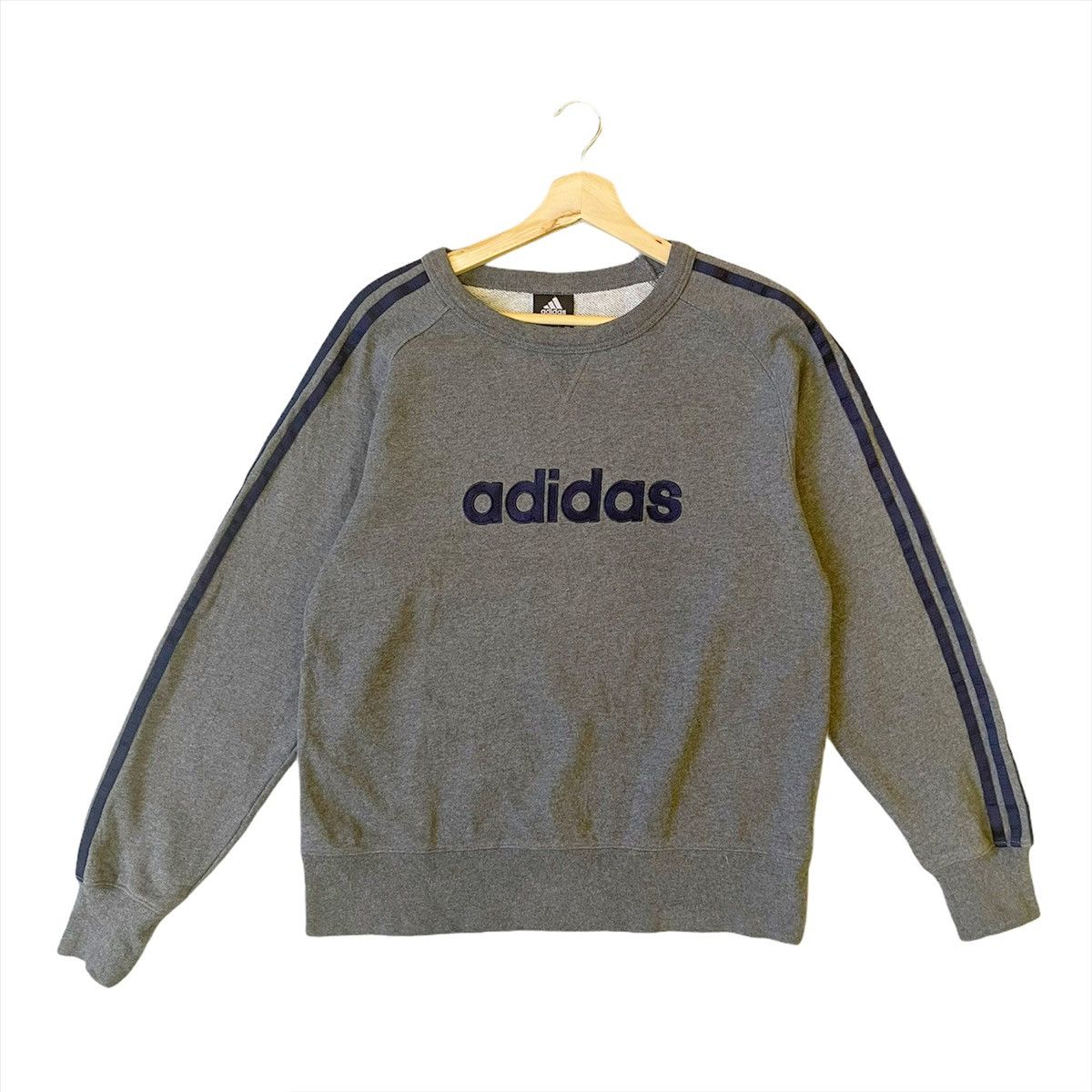 Adidas Vintage Adidas Spellout Logo Embroidered Sweatshirt Size M Size US M / EU 48-50 / 2 - 1 Thumbnail