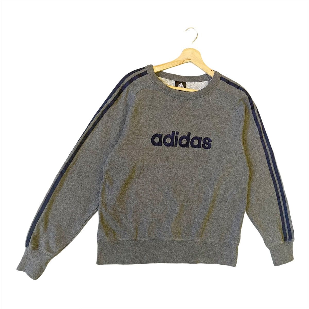 Adidas Vintage Adidas Spellout Logo Embroidered Sweatshirt Size M Size US M / EU 48-50 / 2 - 2 Thumbnail