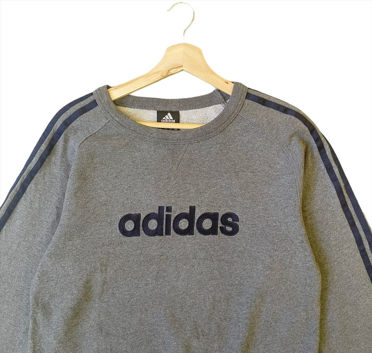 Adidas Vintage Adidas Spellout Logo Embroidered Sweatshirt Size M Size US M / EU 48-50 / 2 - 4 Thumbnail