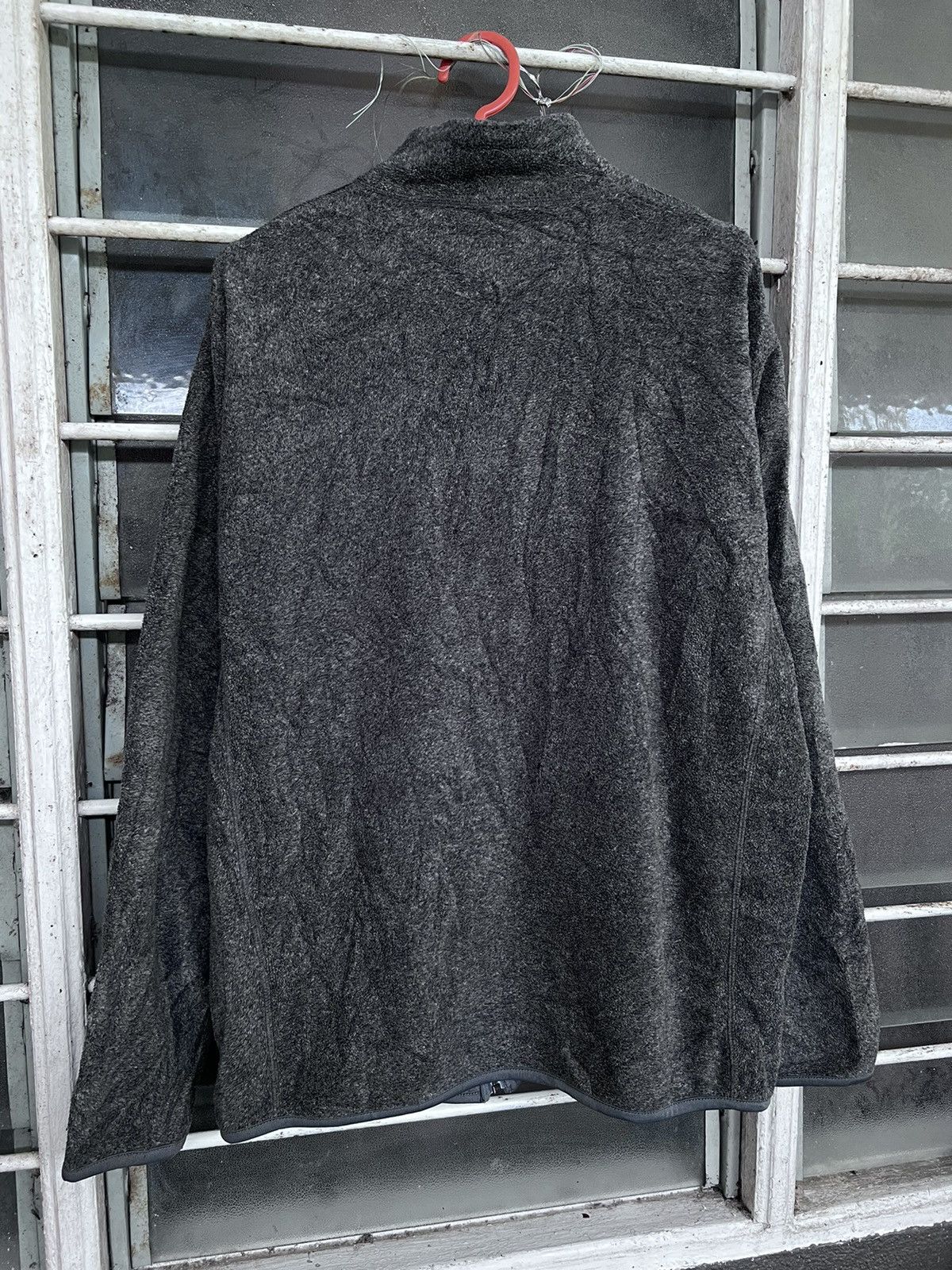 Uniqlo fleece grey jacket