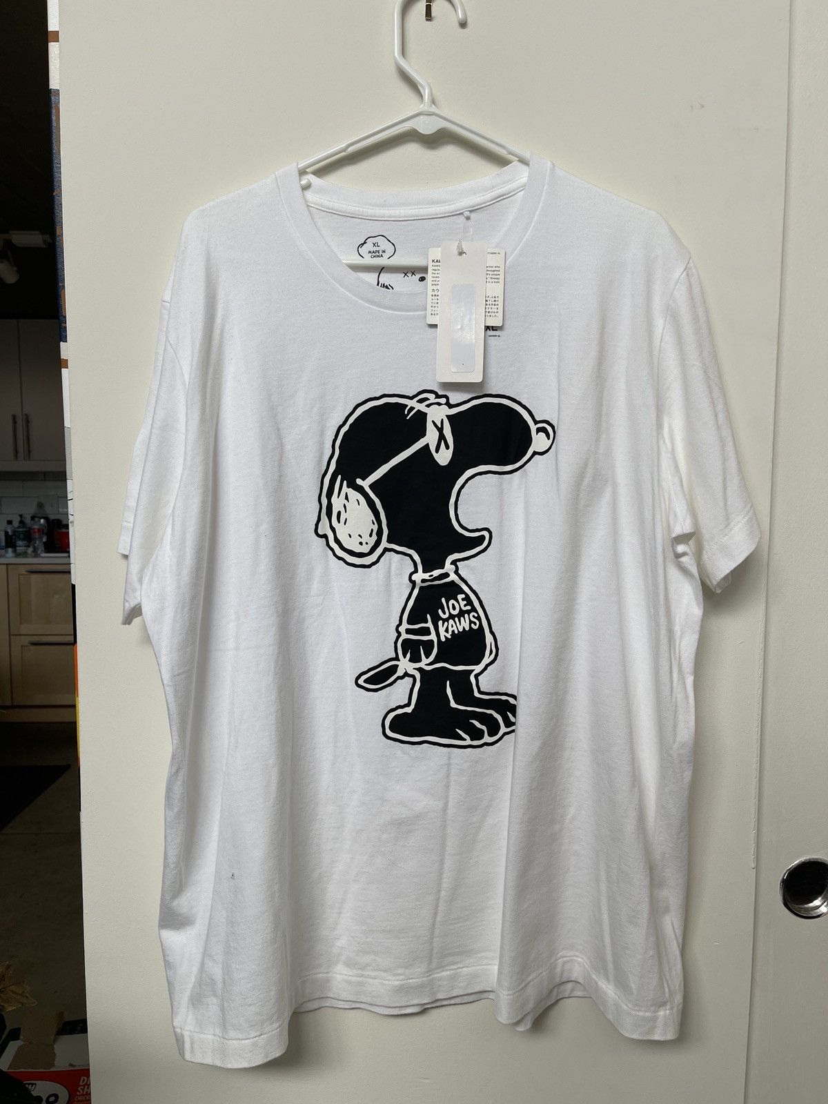 Kaws × Uniqlo Joe KAWS Uniqlo Tee Size US XL / EU 56 / 4 - 1 Thumbnail