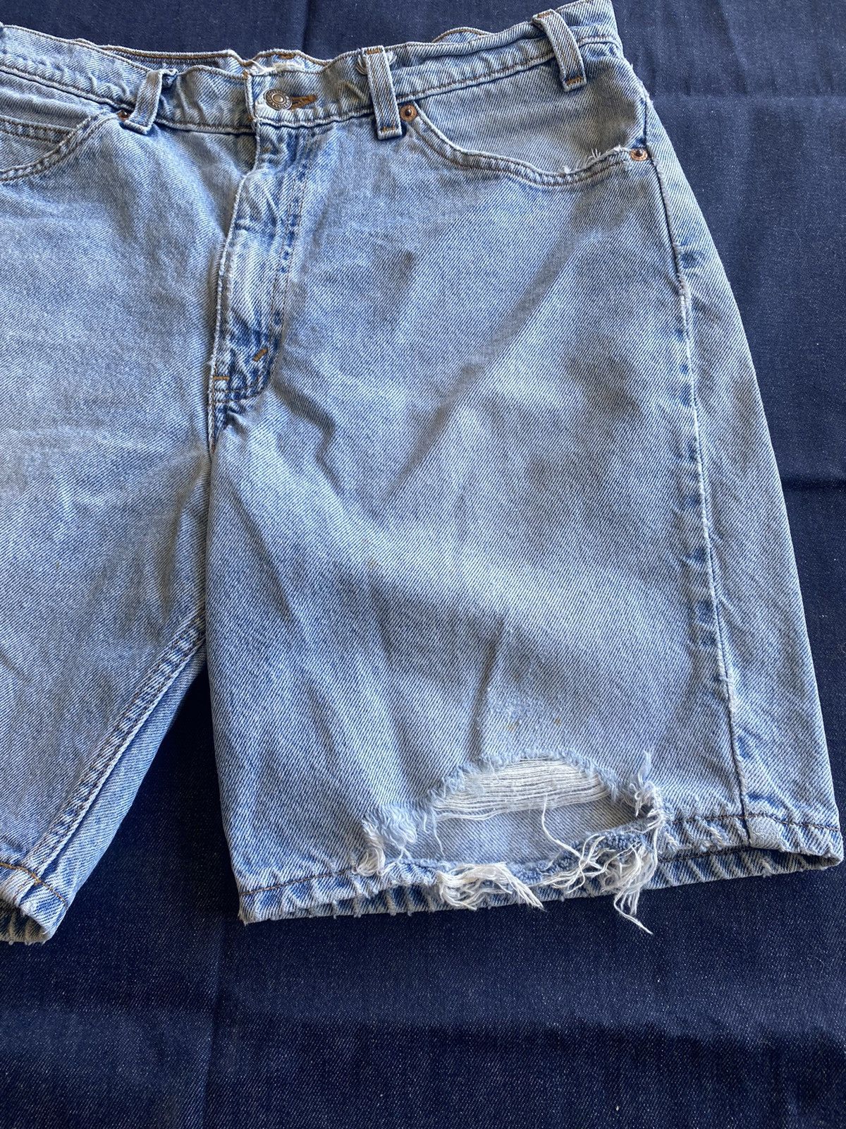 Vintage Vintage y2k Levi’s 550 orange tab jean shorts Levi’s jorts Size US 32 / EU 48 - 2 Preview