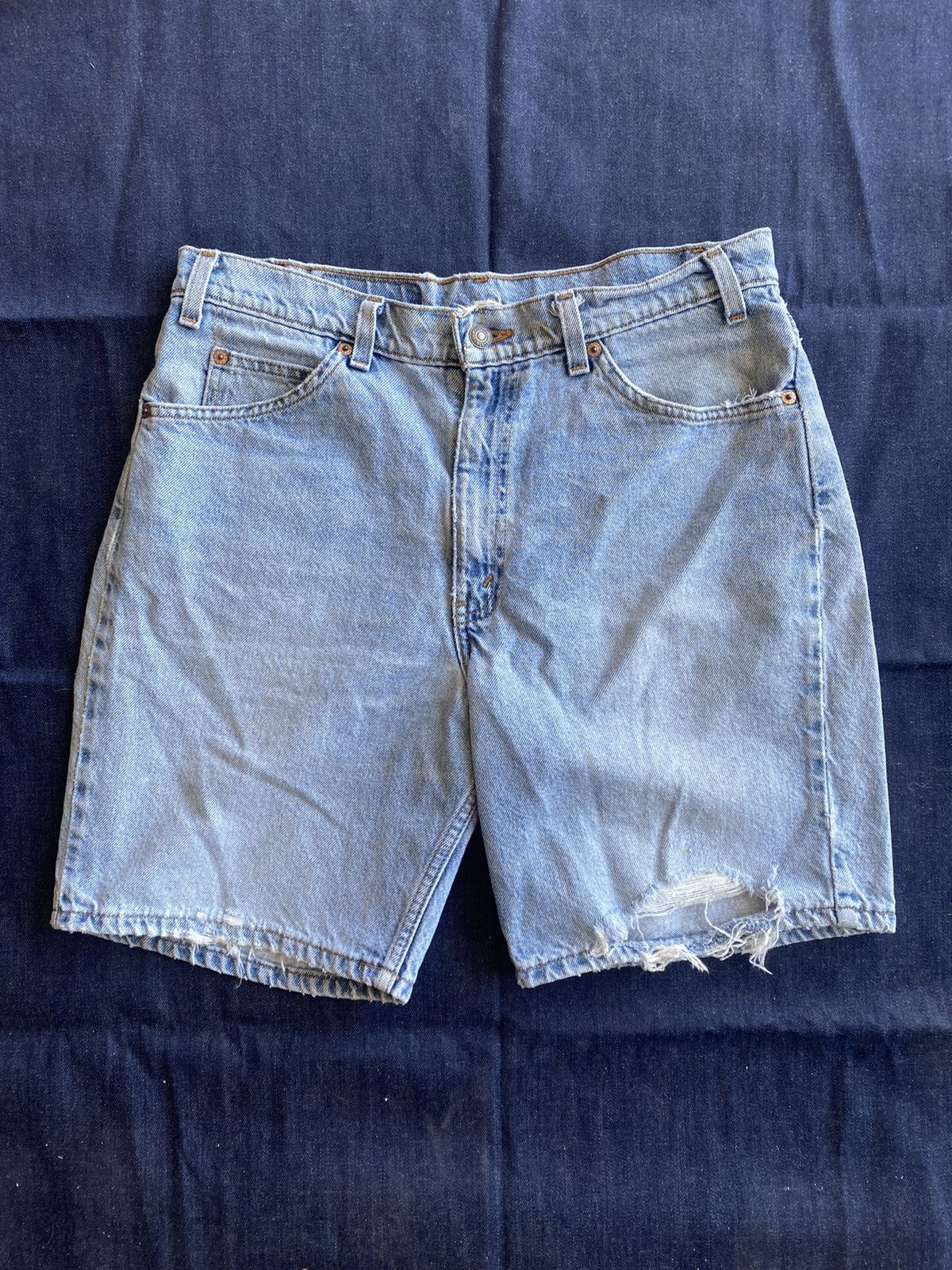 Vintage Vintage y2k Levi’s 550 orange tab jean shorts Levi’s jorts Size US 32 / EU 48 - 1 Preview