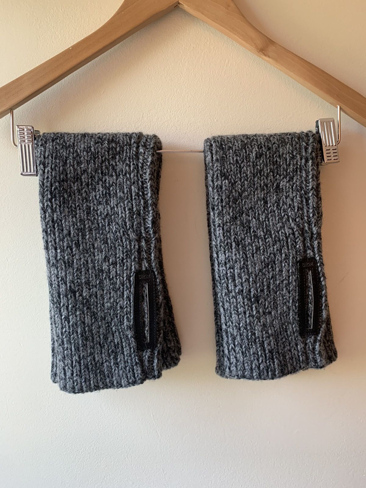 小物 A/W2007 Dior Homme Wool Arm Warmers Grey Dior Homme AW07 Navigate Grey Wool Arm Warmers | Hedi – DRIEW