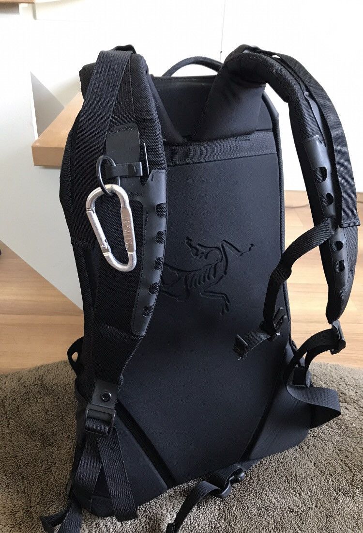Arc'Teryx Arc'teryx Arro 22 Backpack | Grailed