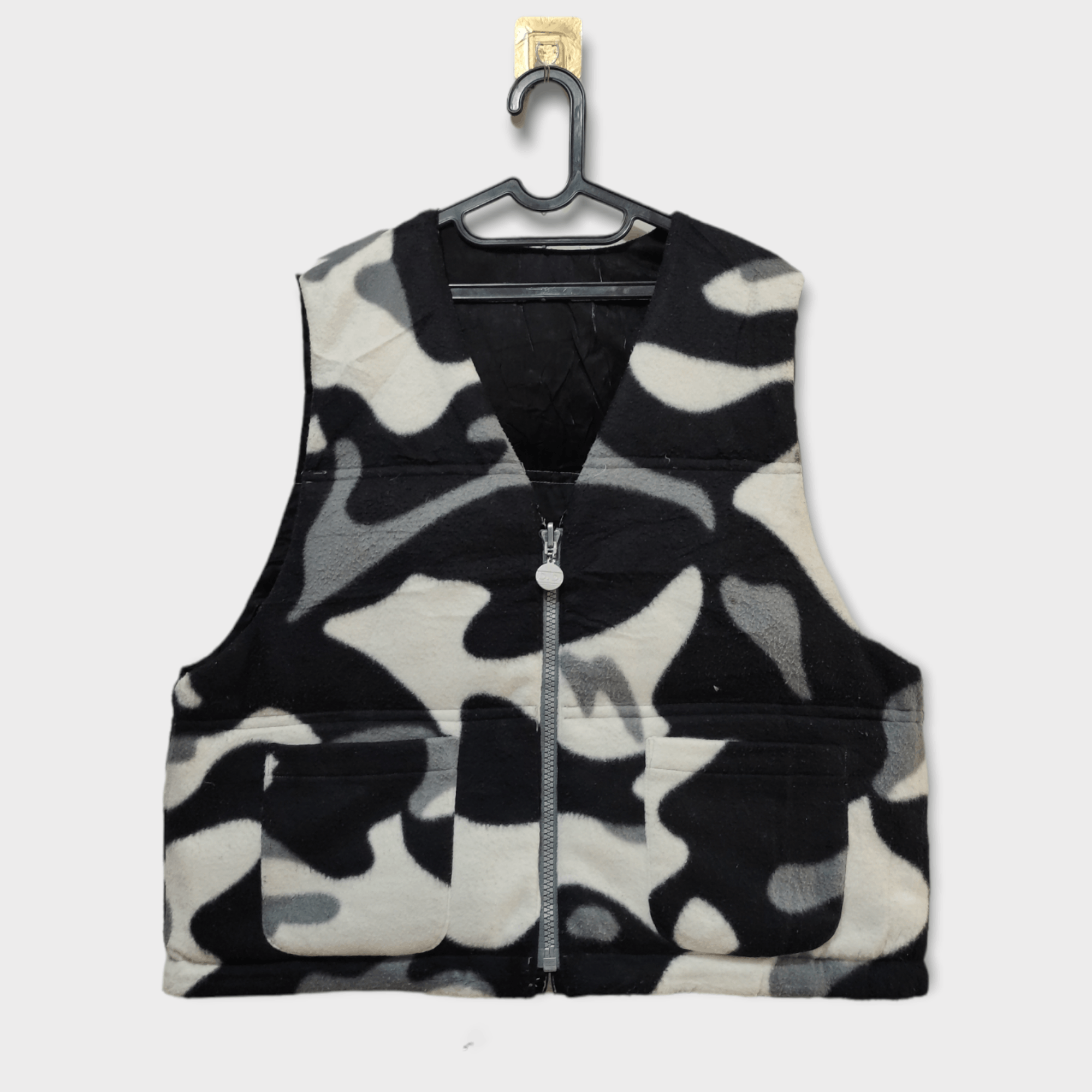Descente Vintage 90s Descente Decor ski Sample Black Puffer Vest Size US L / EU 52-54 / 3 - 2 Thumbnail