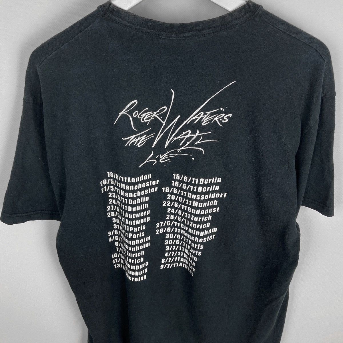 Vintage VTG 00s Pink Floyd Trust Us Faded Roger Waters The Wall tee Size US XL / EU 56 / 4 - 2 Thumbnail