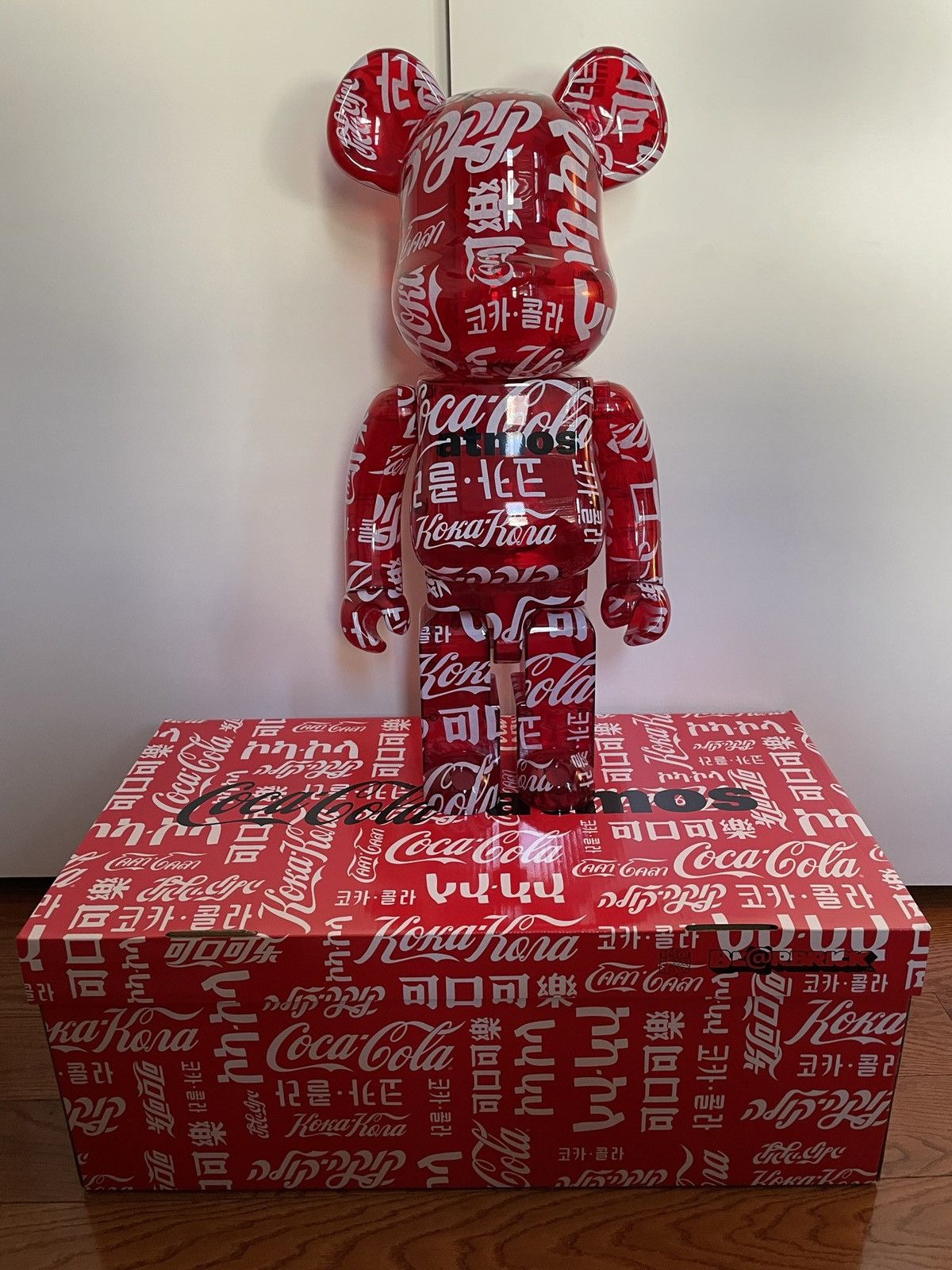 BE@RBRICK atmos×Coca-Cola CLEAR RED1000％