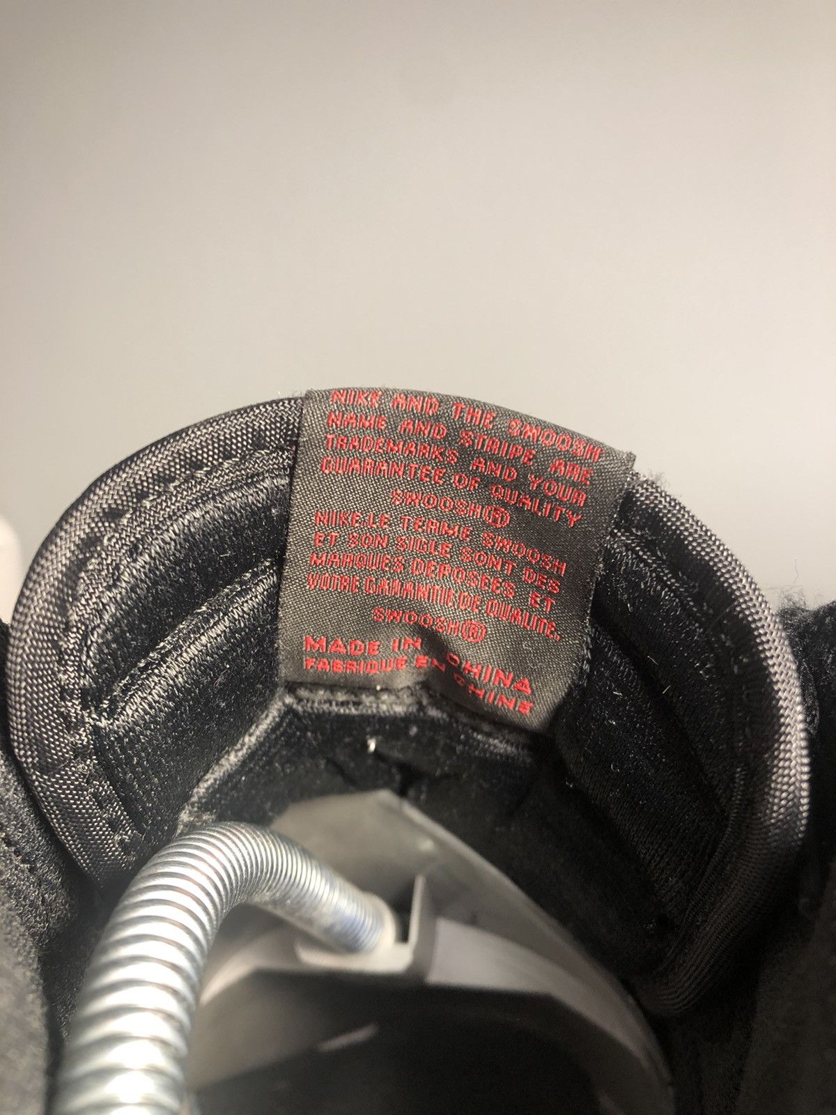 Jordan Brand Air Jordan 1 Retro High OG Bred Toe 2018 Size US 9 / EU 42 - 7 Thumbnail