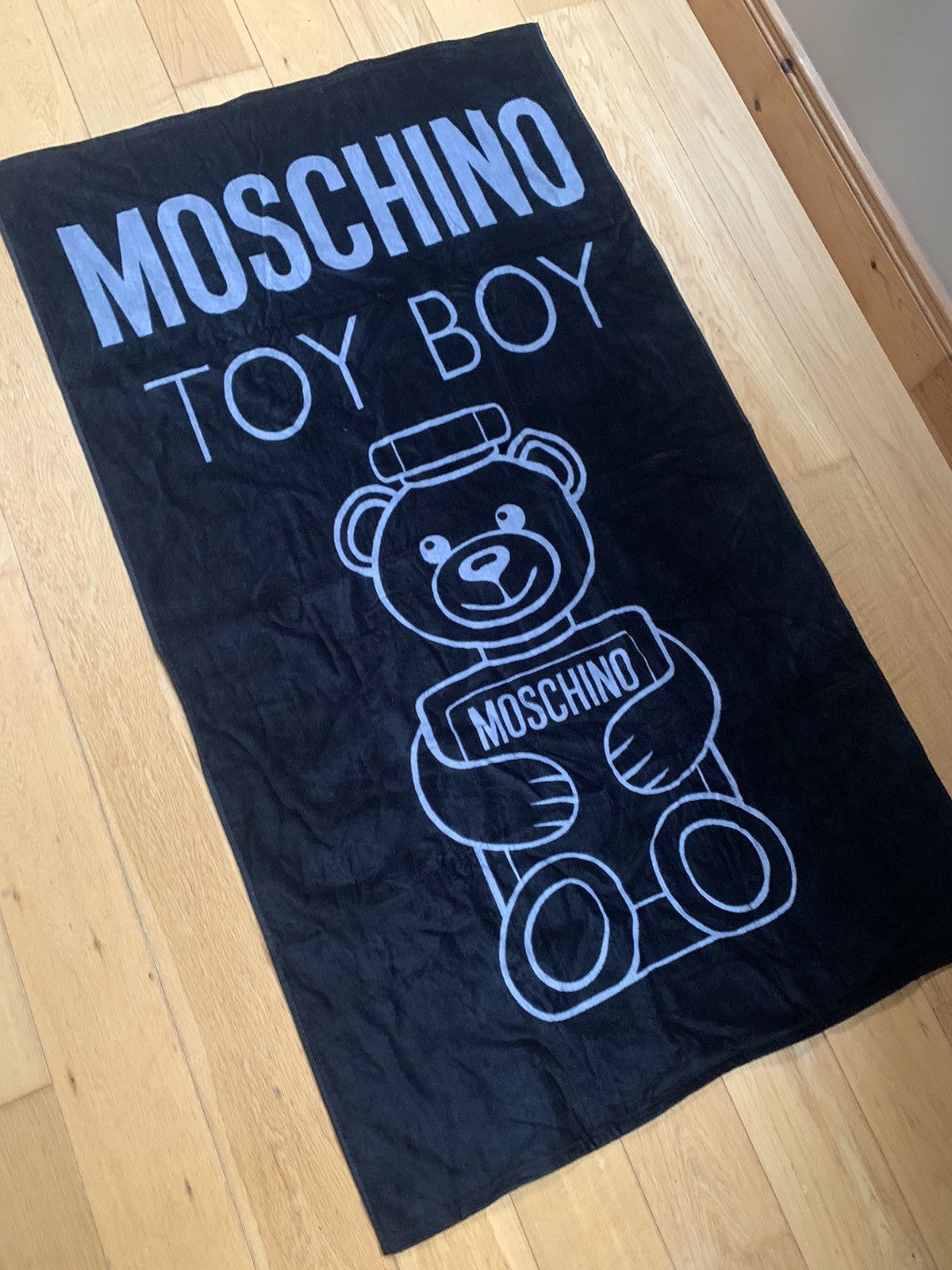 Moschino toy discount boy beach towel