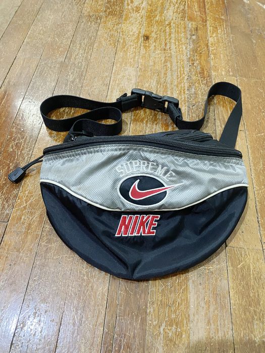 Supreme Nike Shoulder Bag Silver
