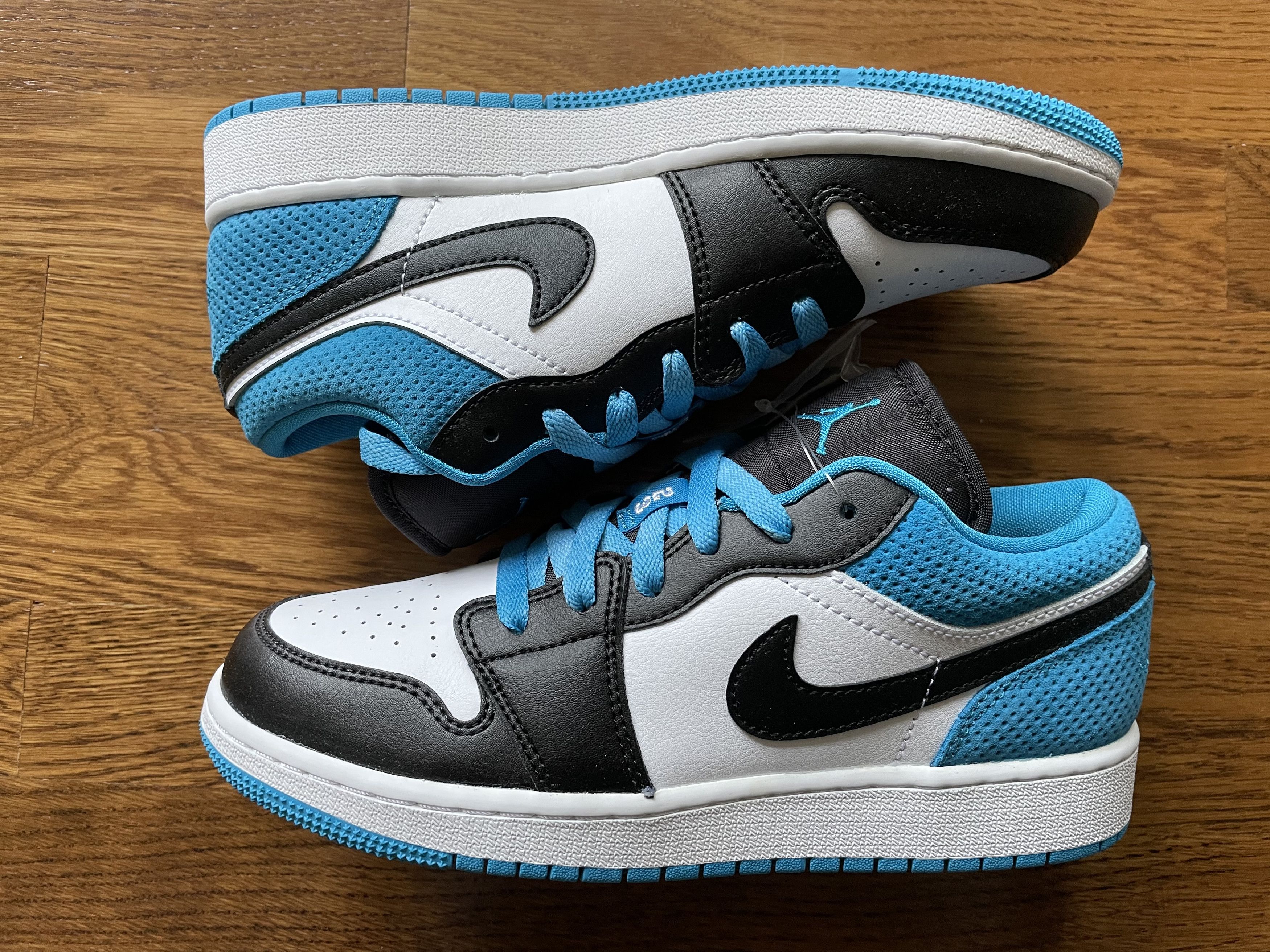 Jordan Brand 4Y Jordan 1 Low Laser Blue (GS) SE OG Size US 5 / EU 37 - 1 Thumbnail