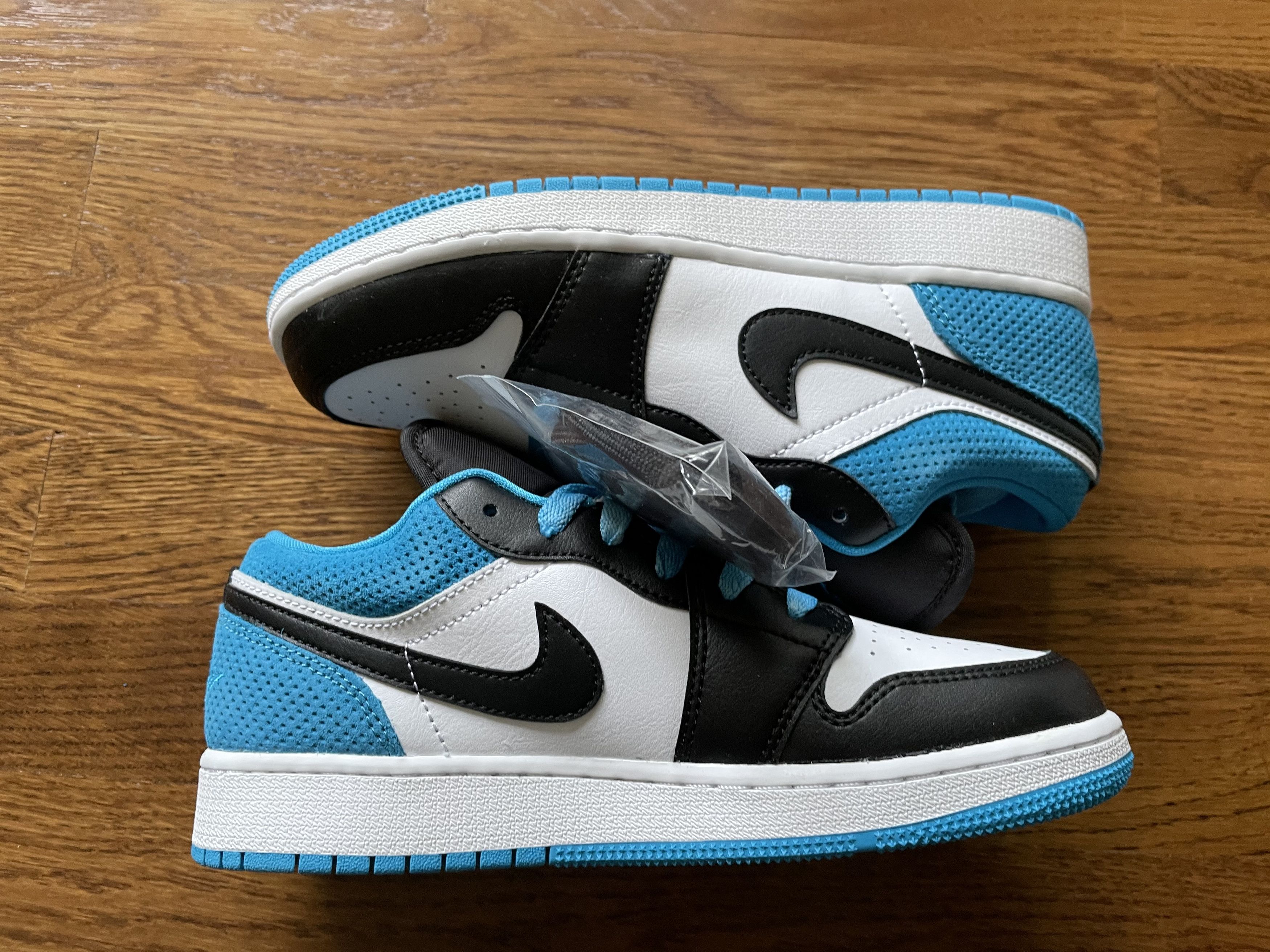Jordan Brand 4Y Jordan 1 Low Laser Blue (GS) SE OG Size US 5 / EU 37 - 2 Thumbnail
