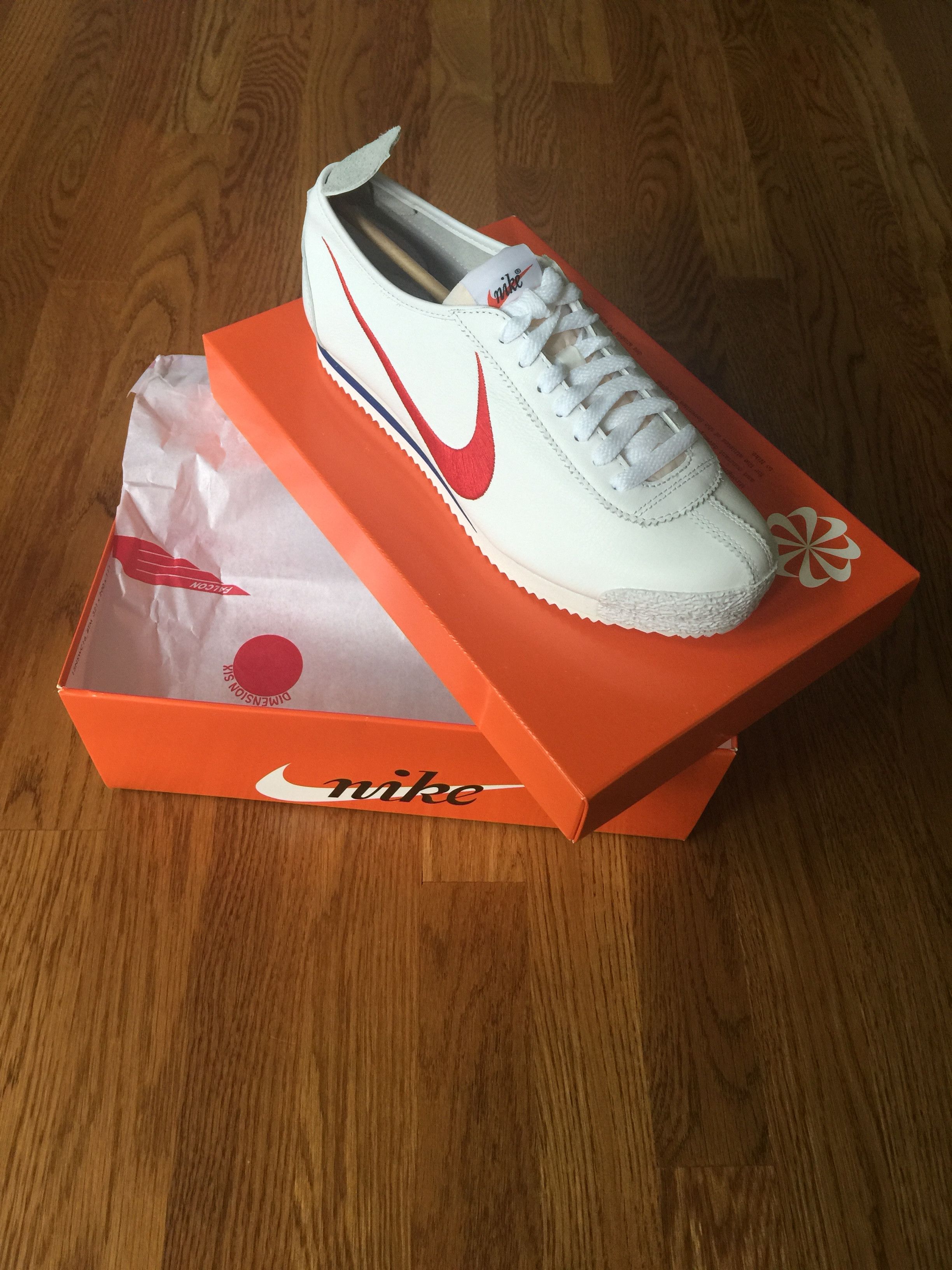 Nike 4 White Nike Cortez Shoe Dog Vintage 72 Shoe Dog OG Swoosh Size US 5 / EU 37 - 7 Thumbnail