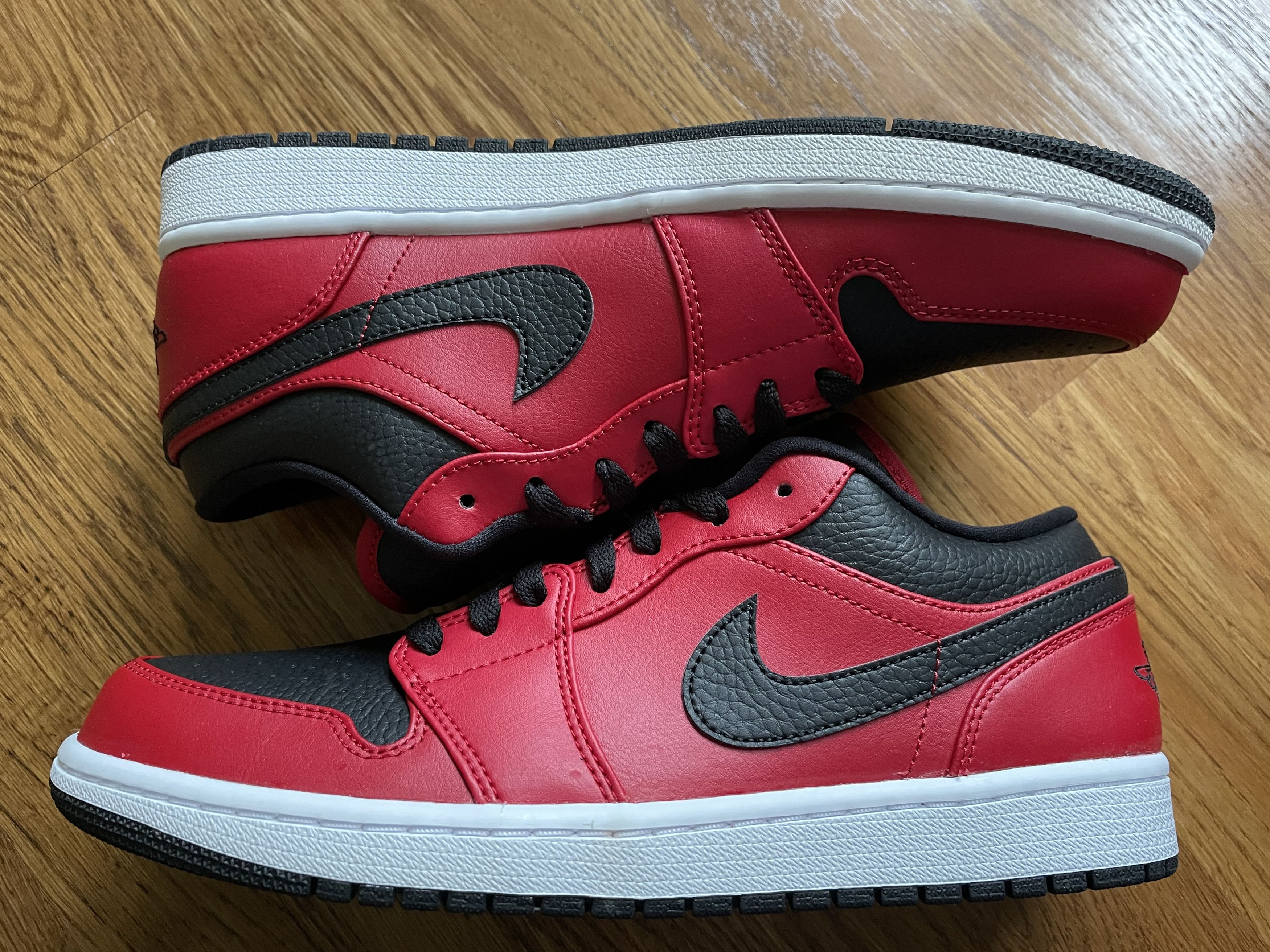 Jordan Brand 10.5 SHIPS FAST Air Jordan 1 Low Reverse Bred OG SE 3 4 11 Size US 10.5 / EU 43-44 - 1 Thumbnail