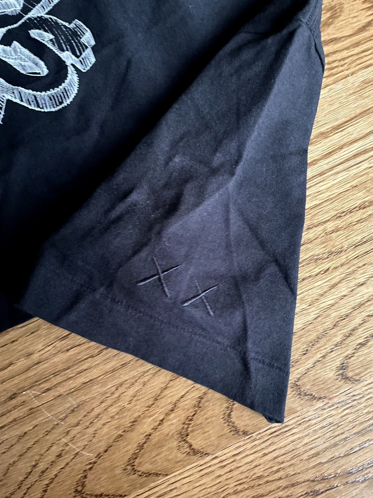 Kaws × Uniqlo Medium UT Black White Wordmark BFF Tee Shirt Figure First Size US M / EU 48-50 / 2 - 3 Thumbnail