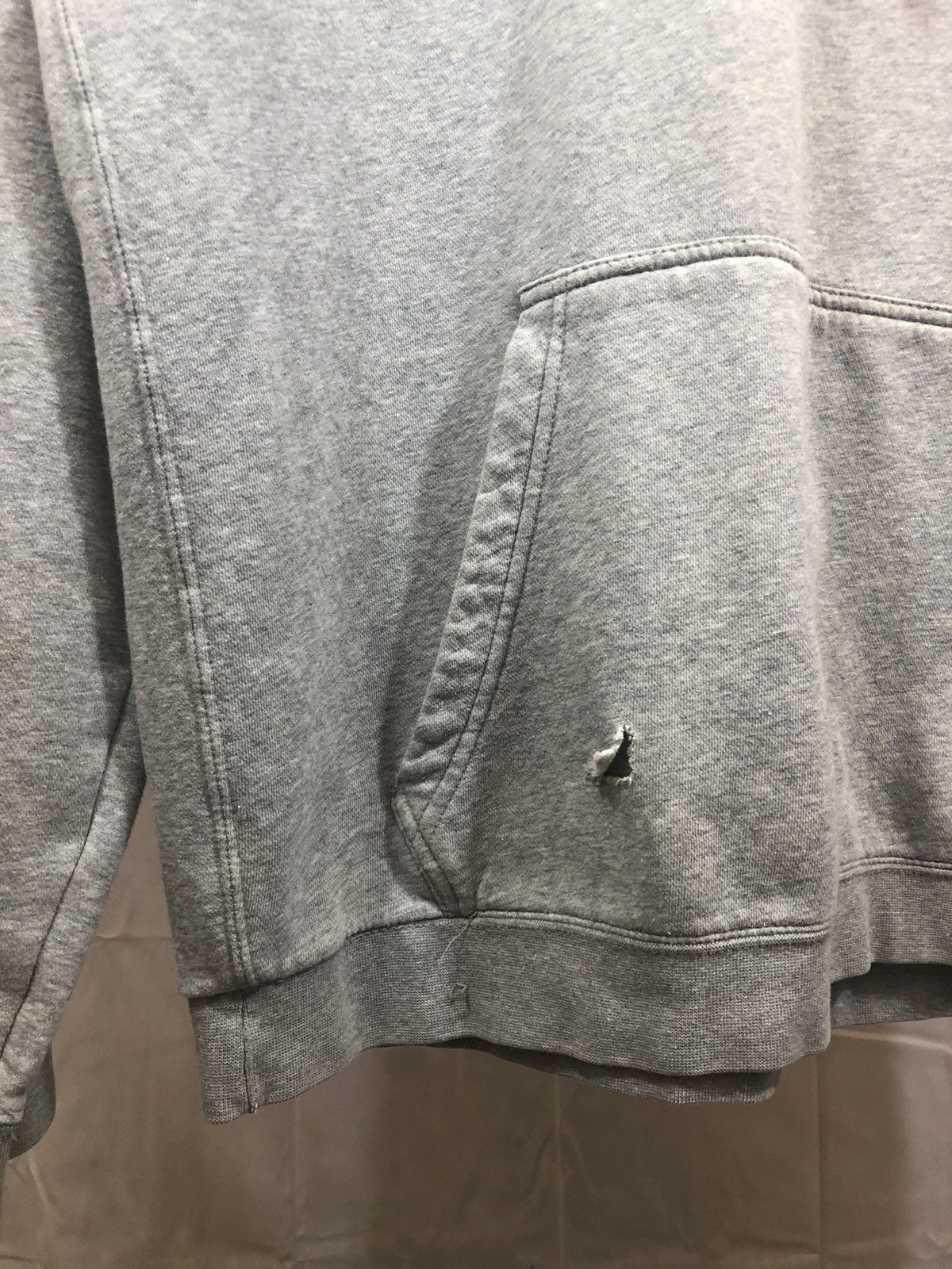 Nike Distressed Nike Blank Gray Y2K 2000s Hoodie Size US L / EU 52-54 / 3 - 7 Thumbnail
