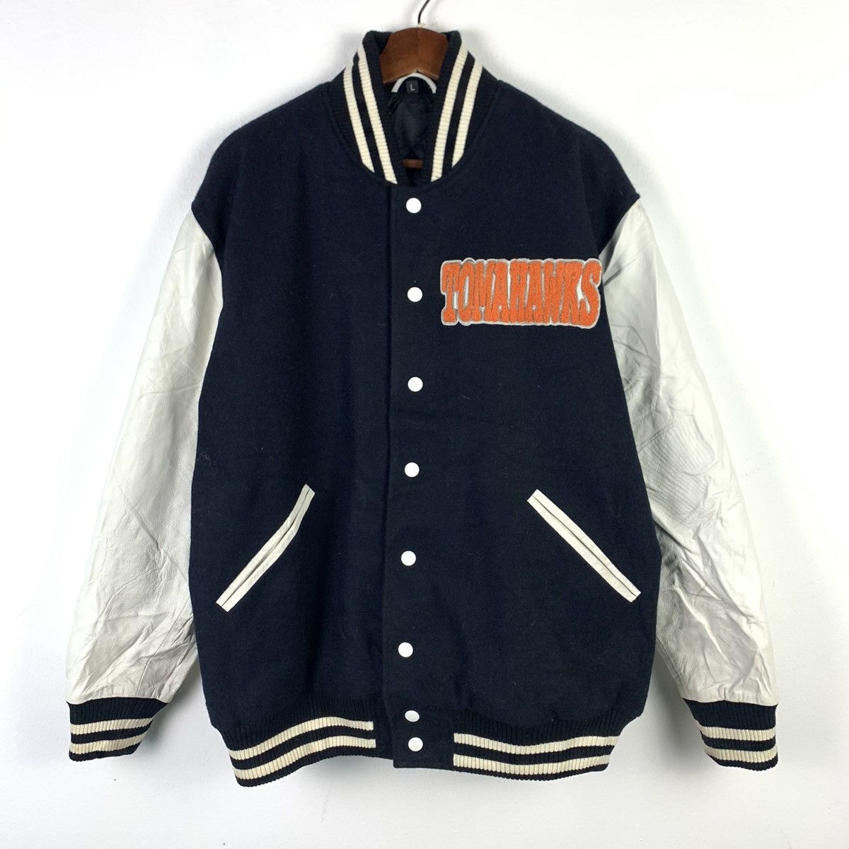 Japanese Brand × Vintage 🔥NS239🔥Vintage TOMHAWKS big logos varsity jacket Size US L / EU 52-54 / 3 - 4 Thumbnail