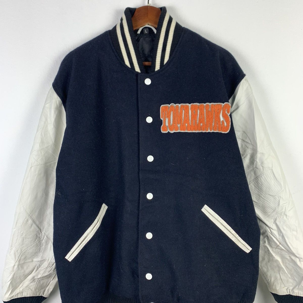 Japanese Brand × Vintage 🔥NS239🔥Vintage TOMHAWKS big logos varsity jacket Size US L / EU 52-54 / 3 - 5 Thumbnail