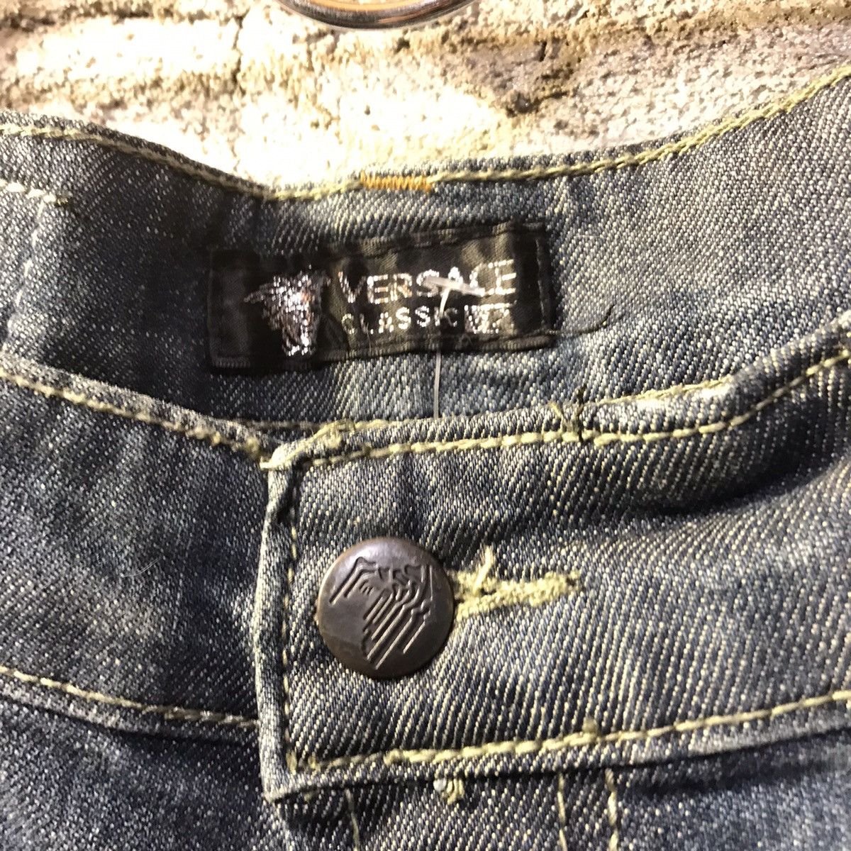 Versace Versace Classic V2 Denim Shorts Y2K Size 28" / US 6 / IT 42 - 7 Thumbnail