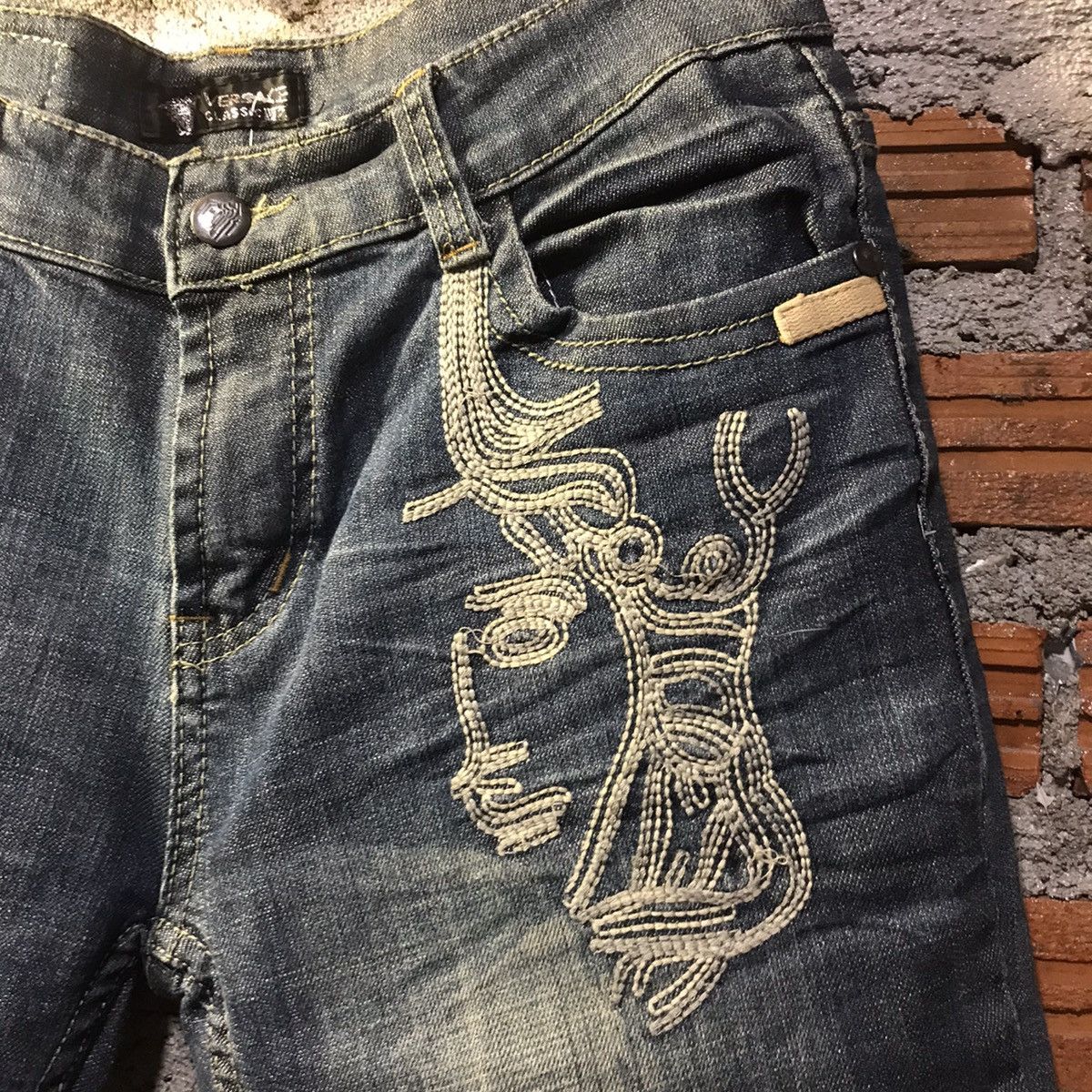 Versace Versace Classic V2 Denim Shorts Y2K Size 28" / US 6 / IT 42 - 3 Thumbnail