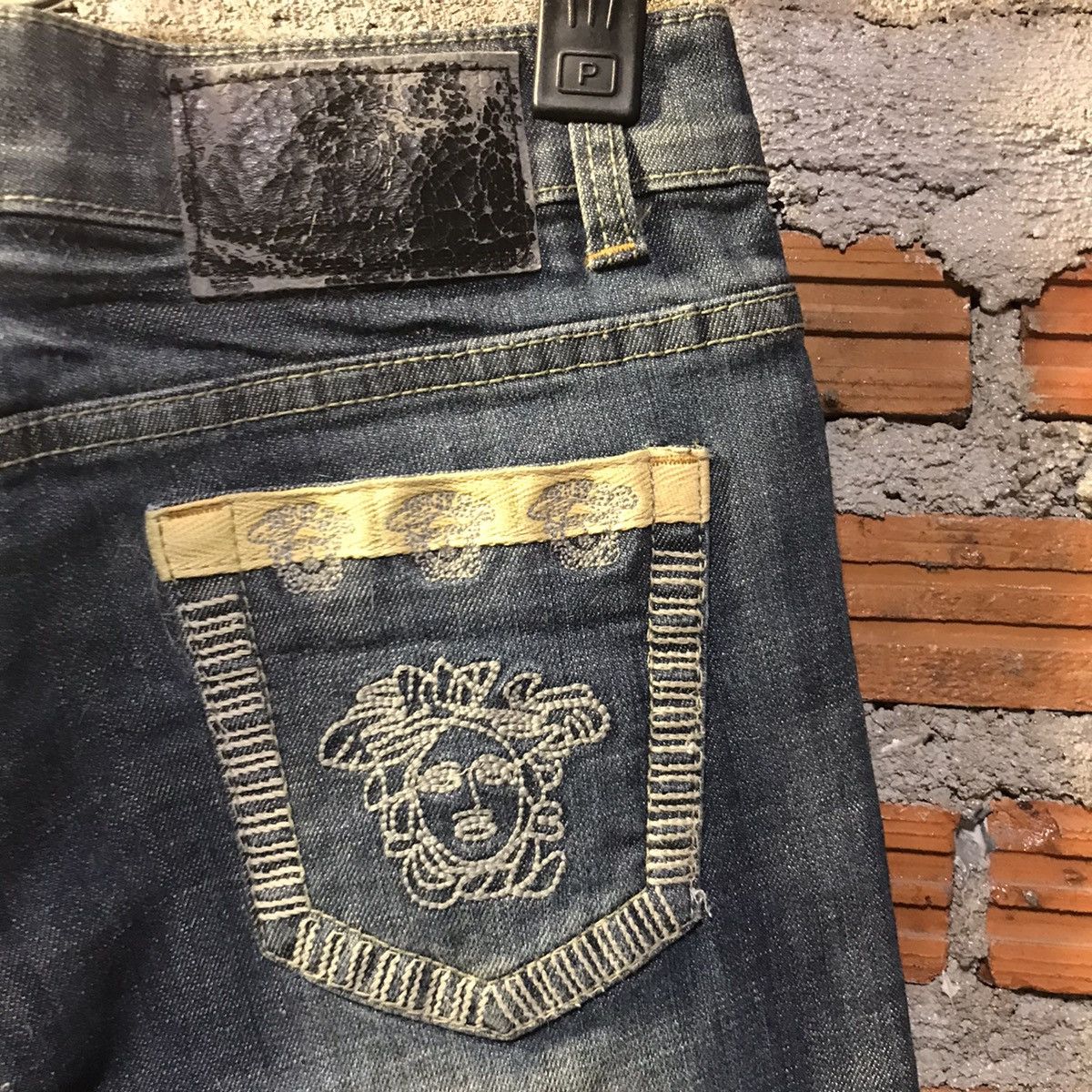 Versace Versace Classic V2 Denim Shorts Y2K Size 28" / US 6 / IT 42 - 4 Thumbnail